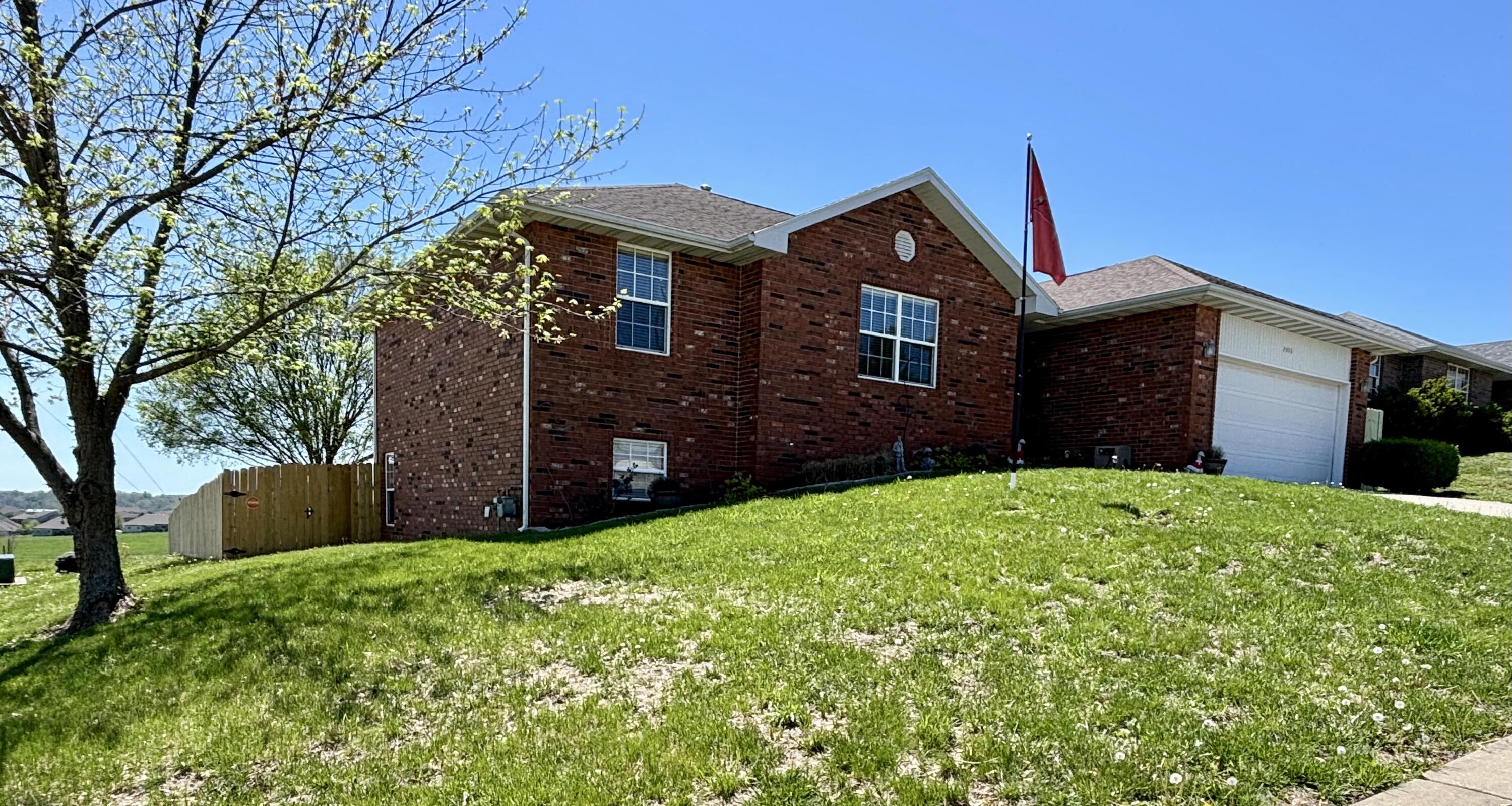 2406 West Heritage Drive Property Photo 3