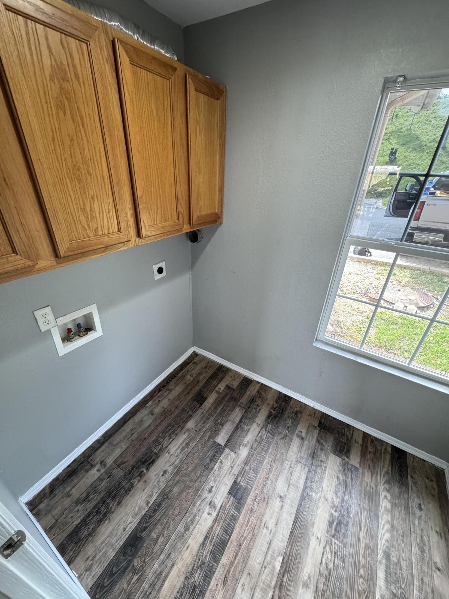 2901 Vineyards Parkway Property Photo 6