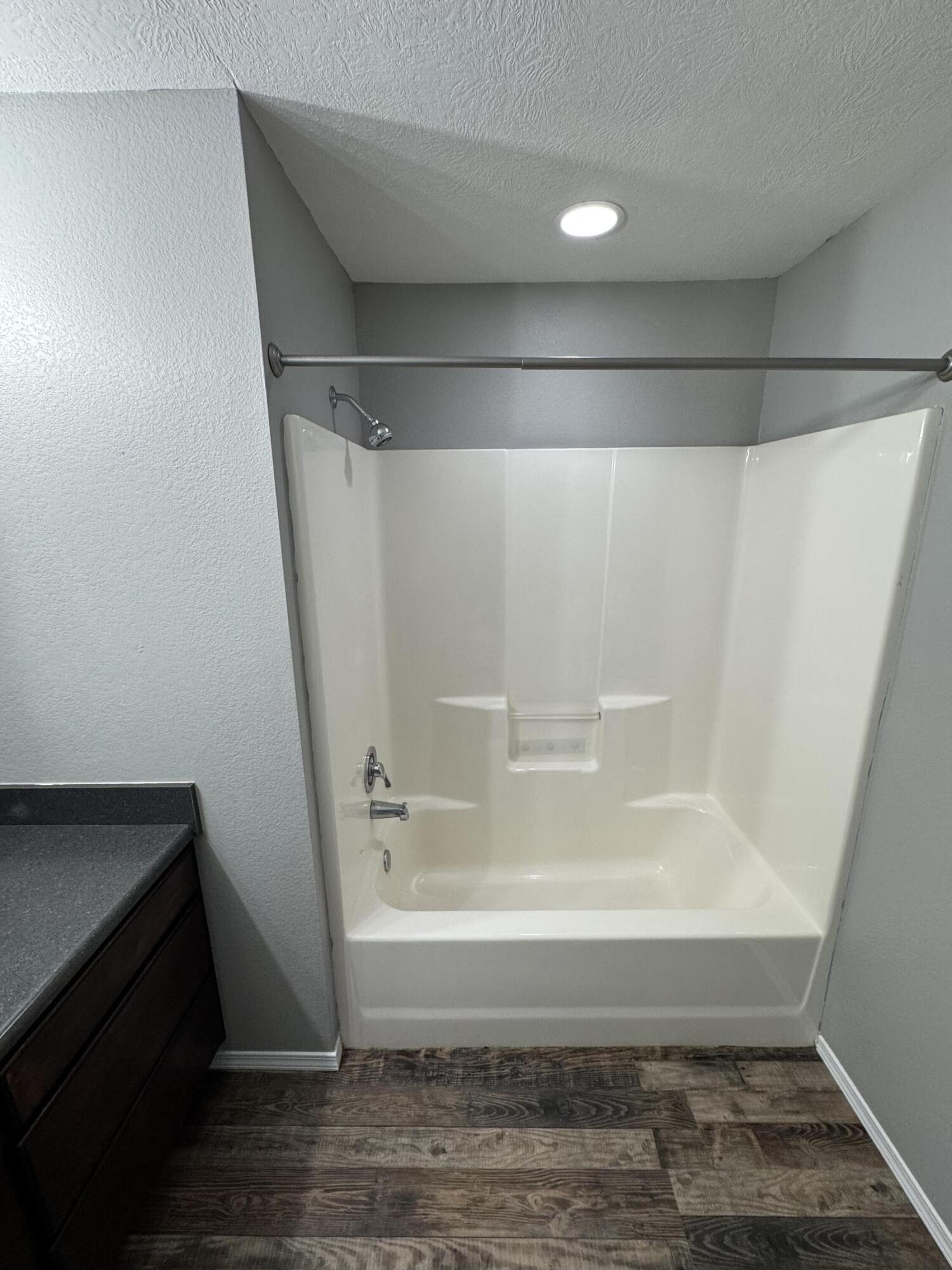 2901 Vineyards Parkway Property Photo 9