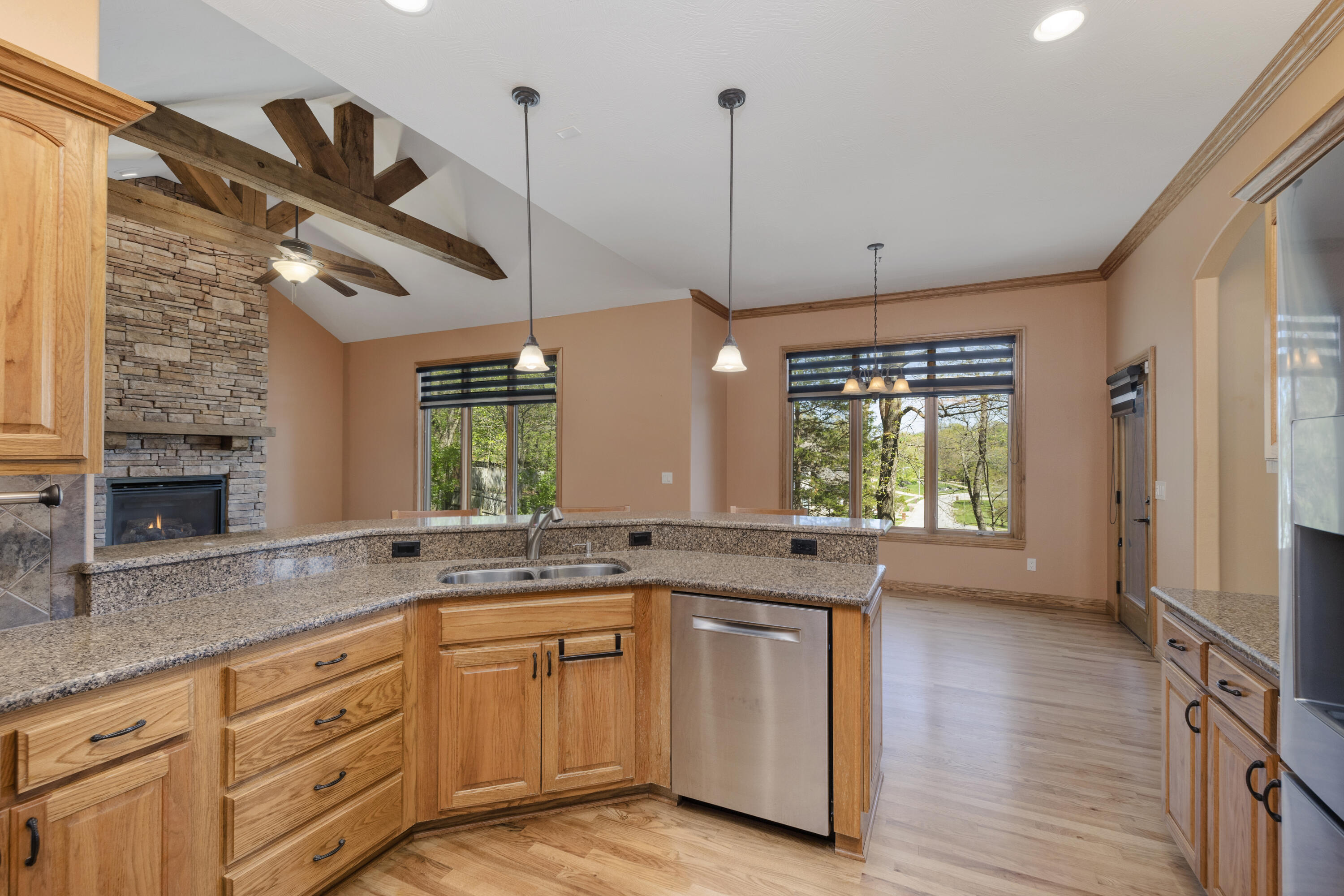 1619 East Wood Oaks Street Property Photo 16