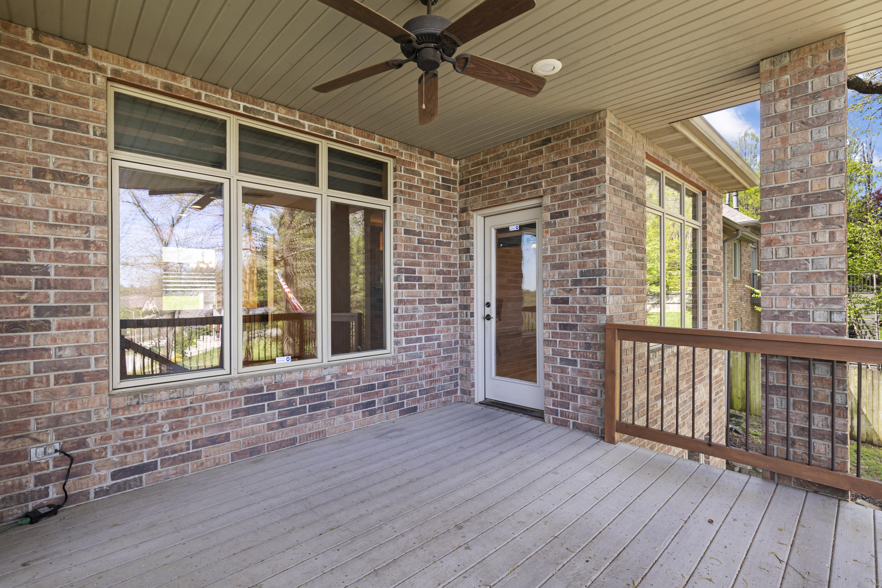 1619 East Wood Oaks Street Property Photo 19