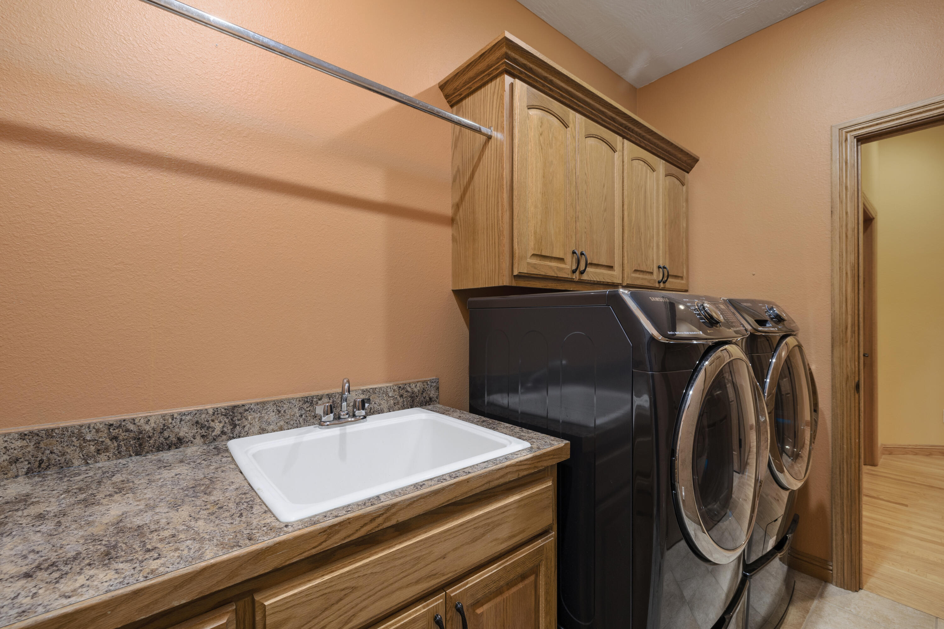 1619 East Wood Oaks Street Property Photo 22