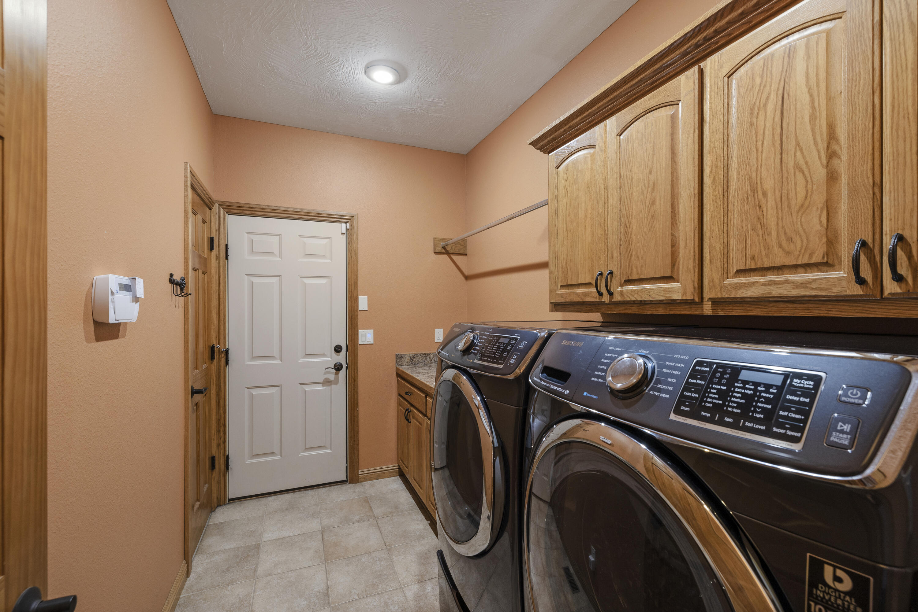 1619 East Wood Oaks Street Property Photo 23