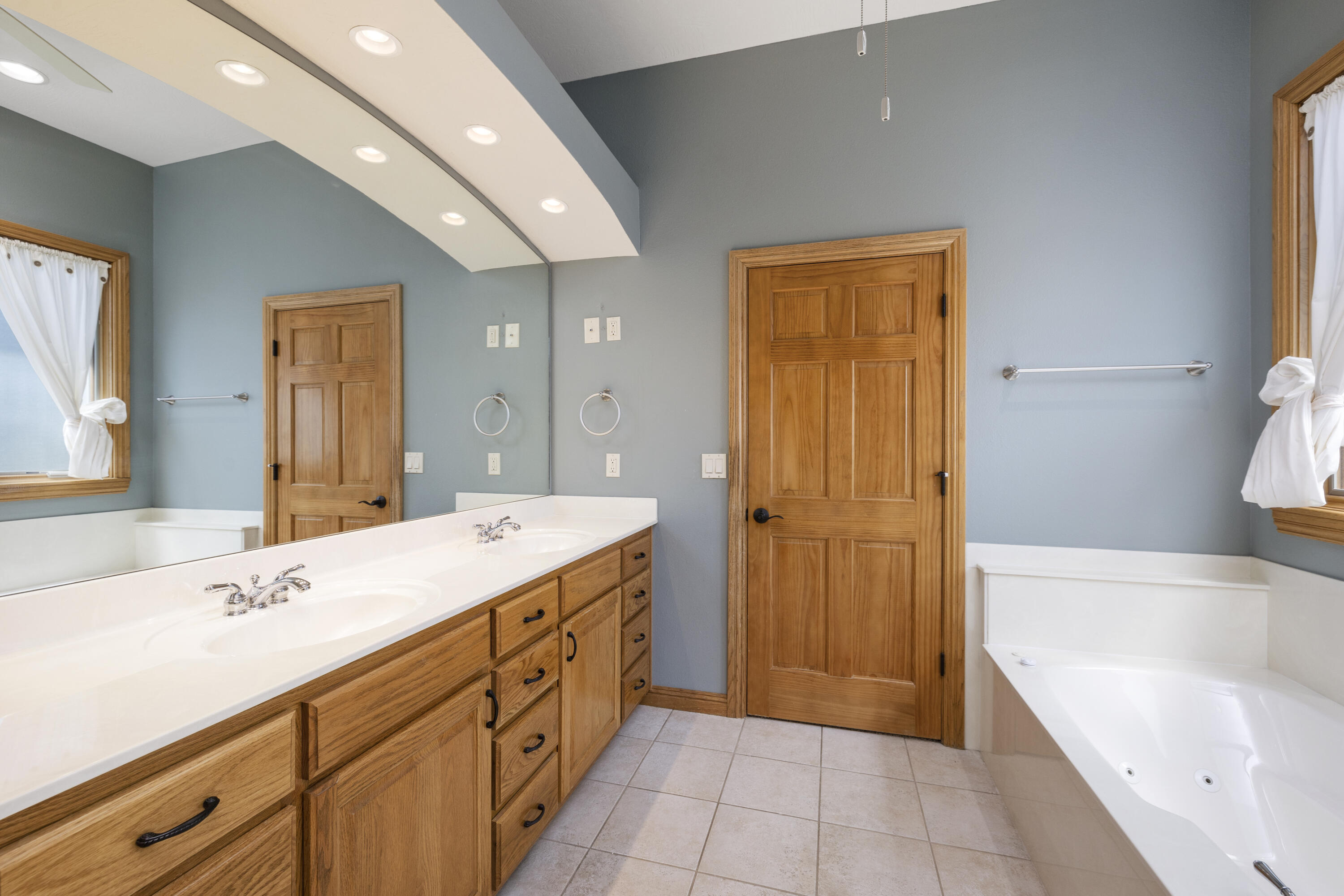 1619 East Wood Oaks Street Property Photo 26