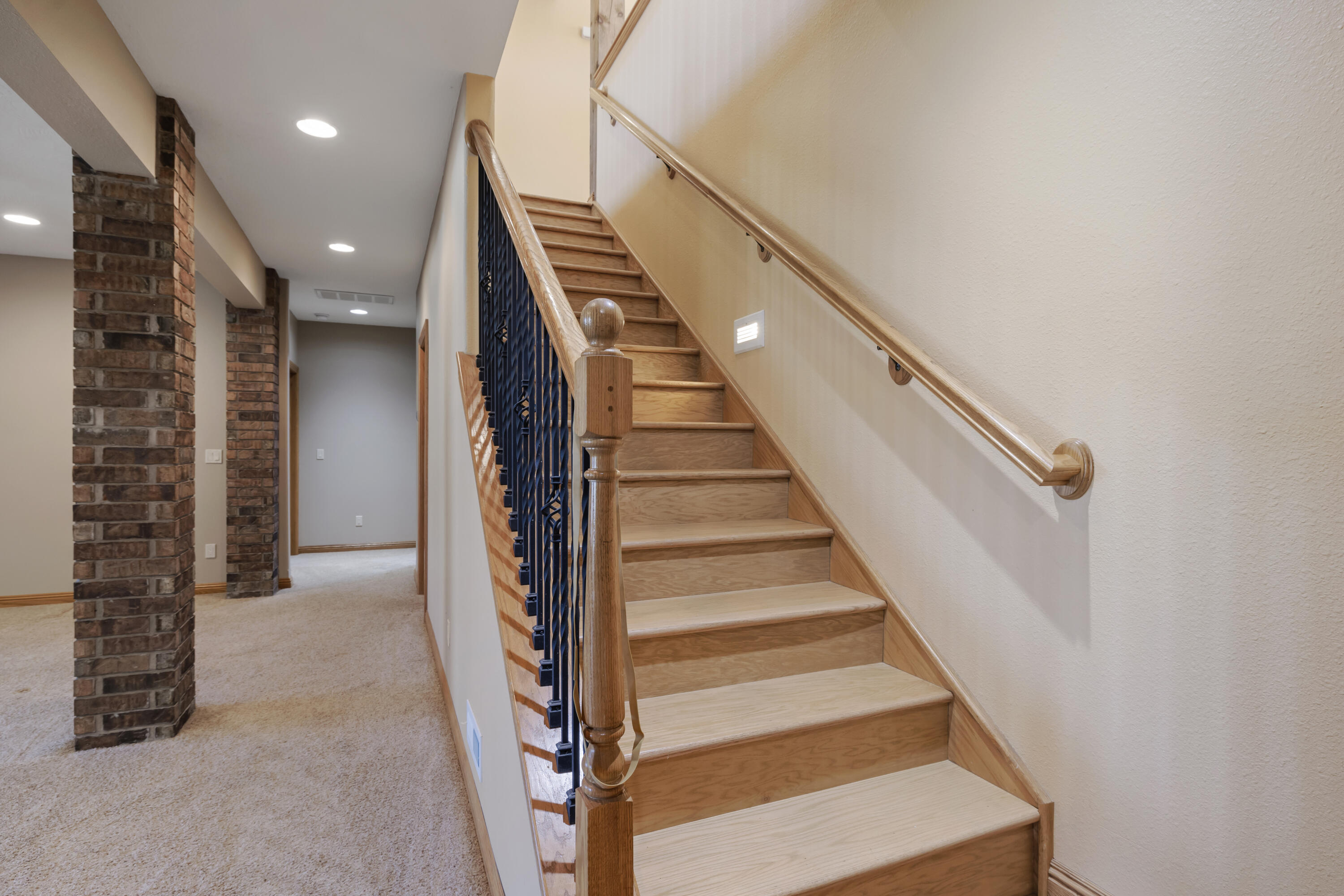 1619 East Wood Oaks Street Property Photo 38