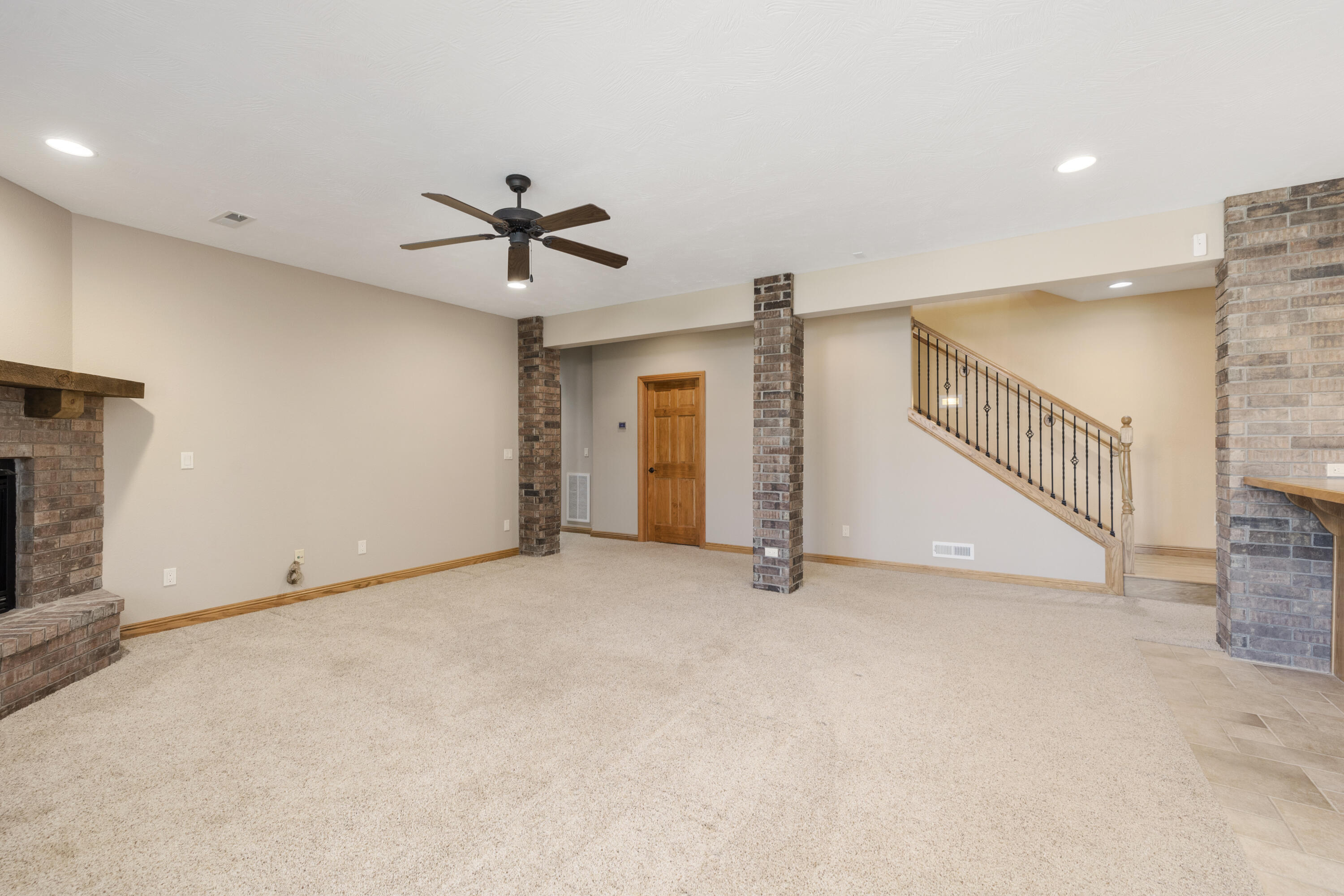 1619 East Wood Oaks Street Property Photo 42