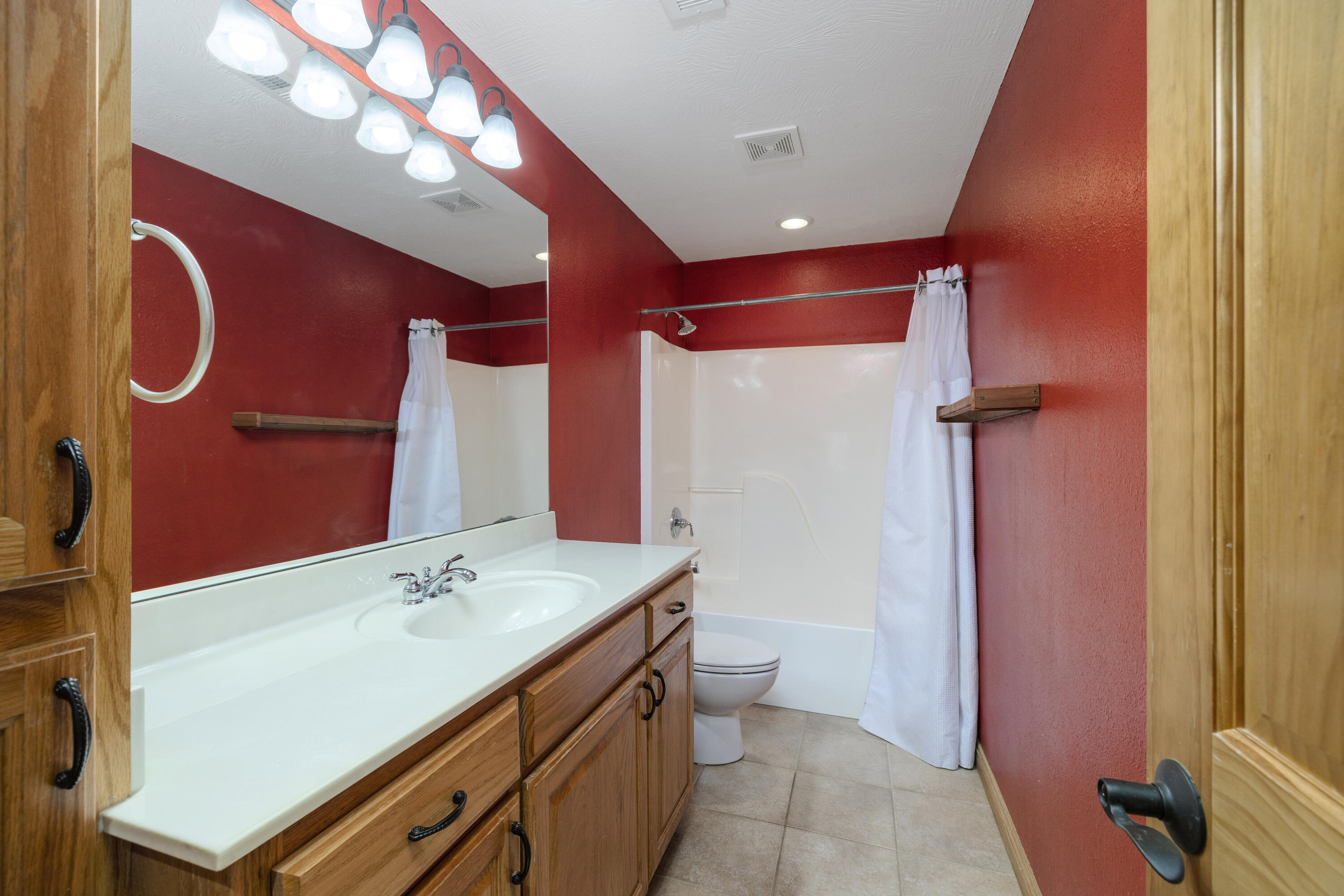 1619 East Wood Oaks Street Property Photo 45