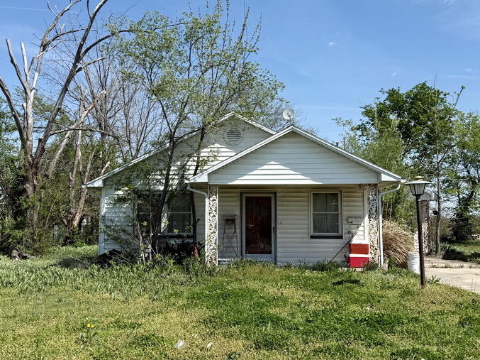 403 East Twyman Avenue Property Photo