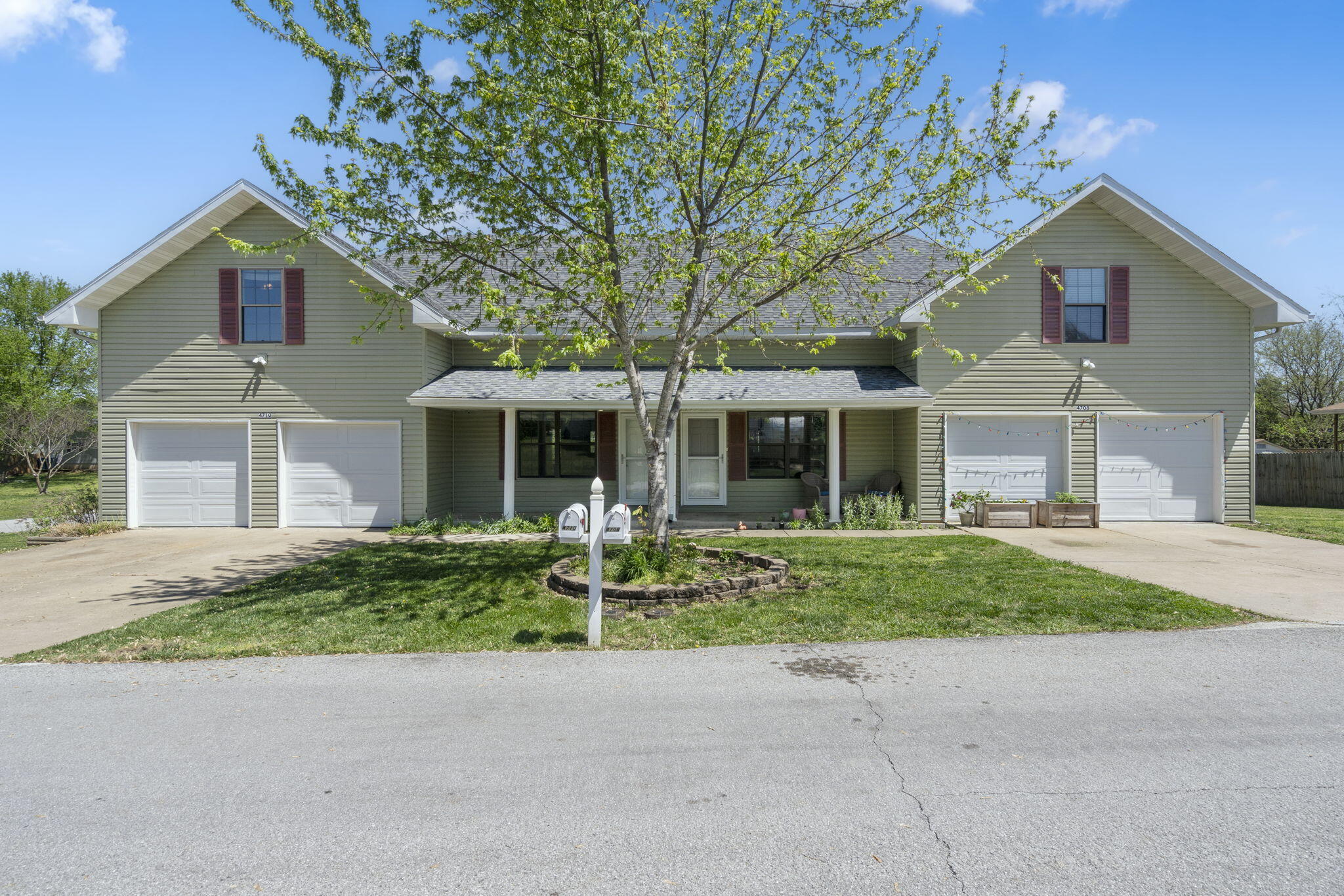 4708-4710 North 15th Street