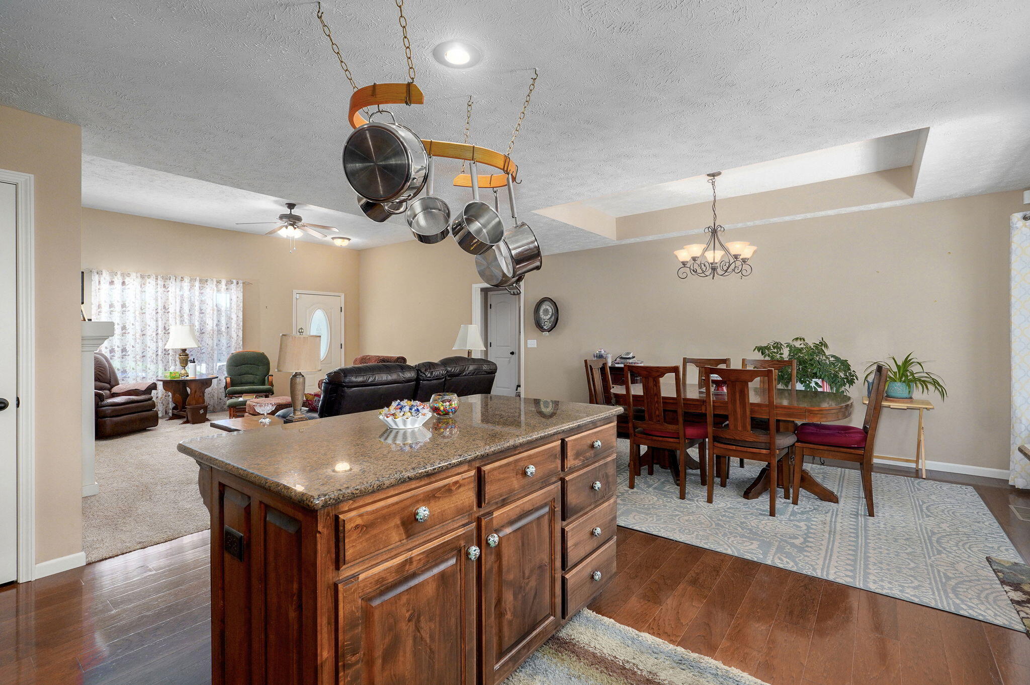 1421 North Vintage Avenue Property Photo 7