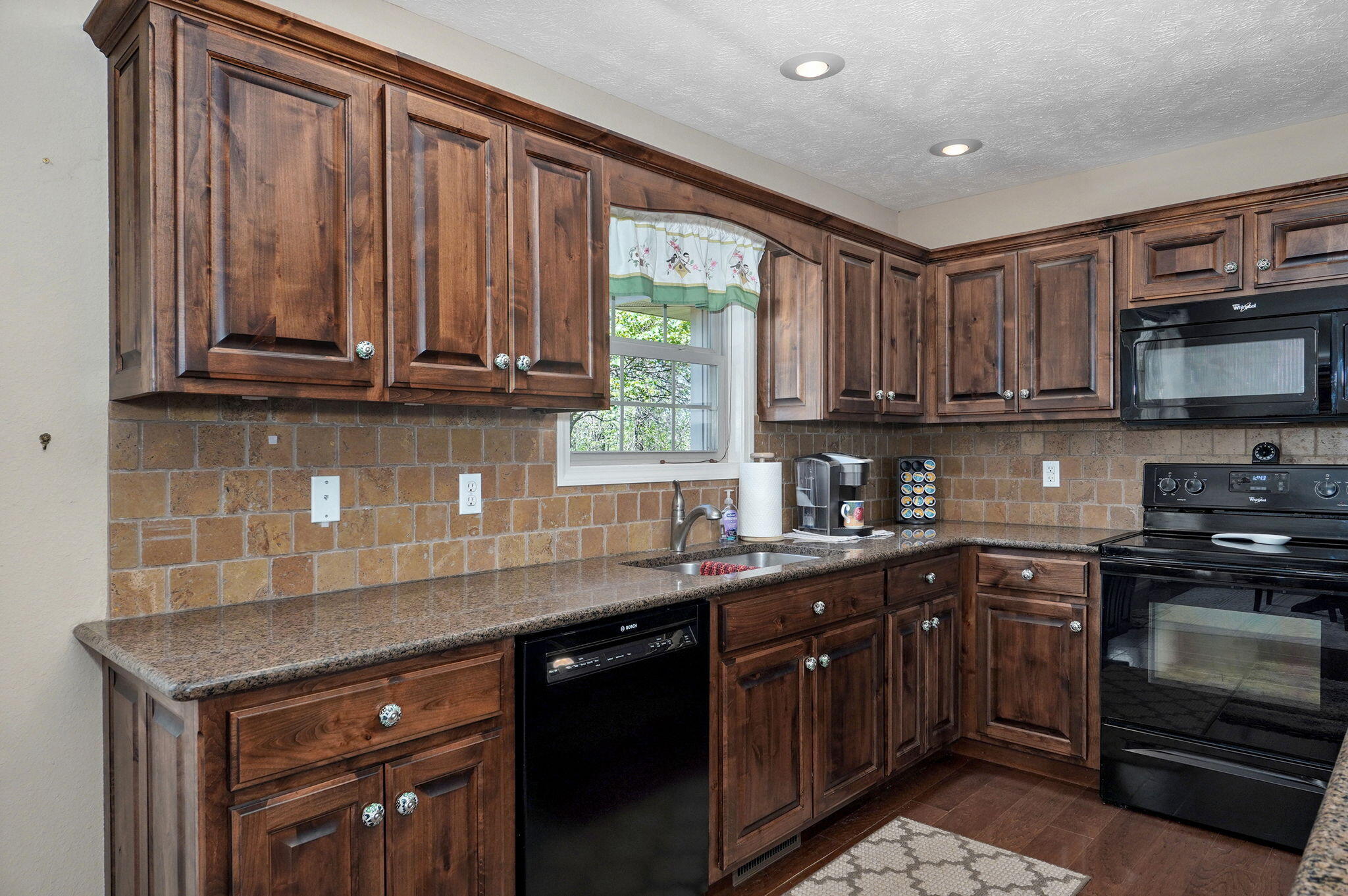 1421 North Vintage Avenue Property Photo 9