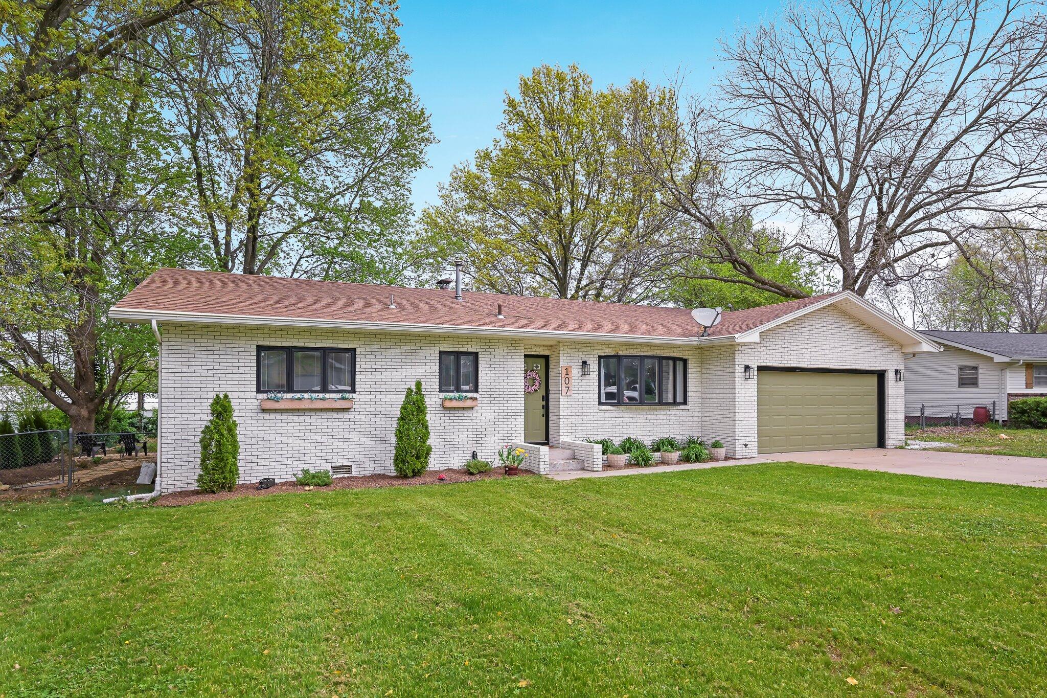 107 East Chrysler Avenue Property Photo 2