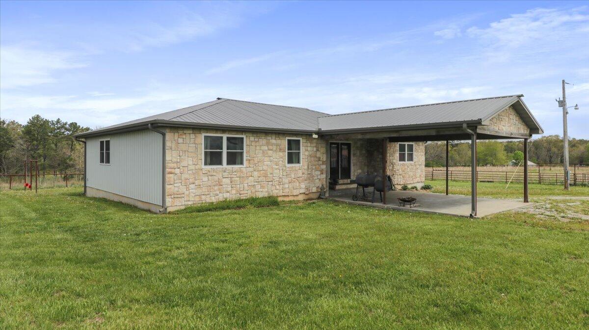 18351 Highway Bb Property Photo 1