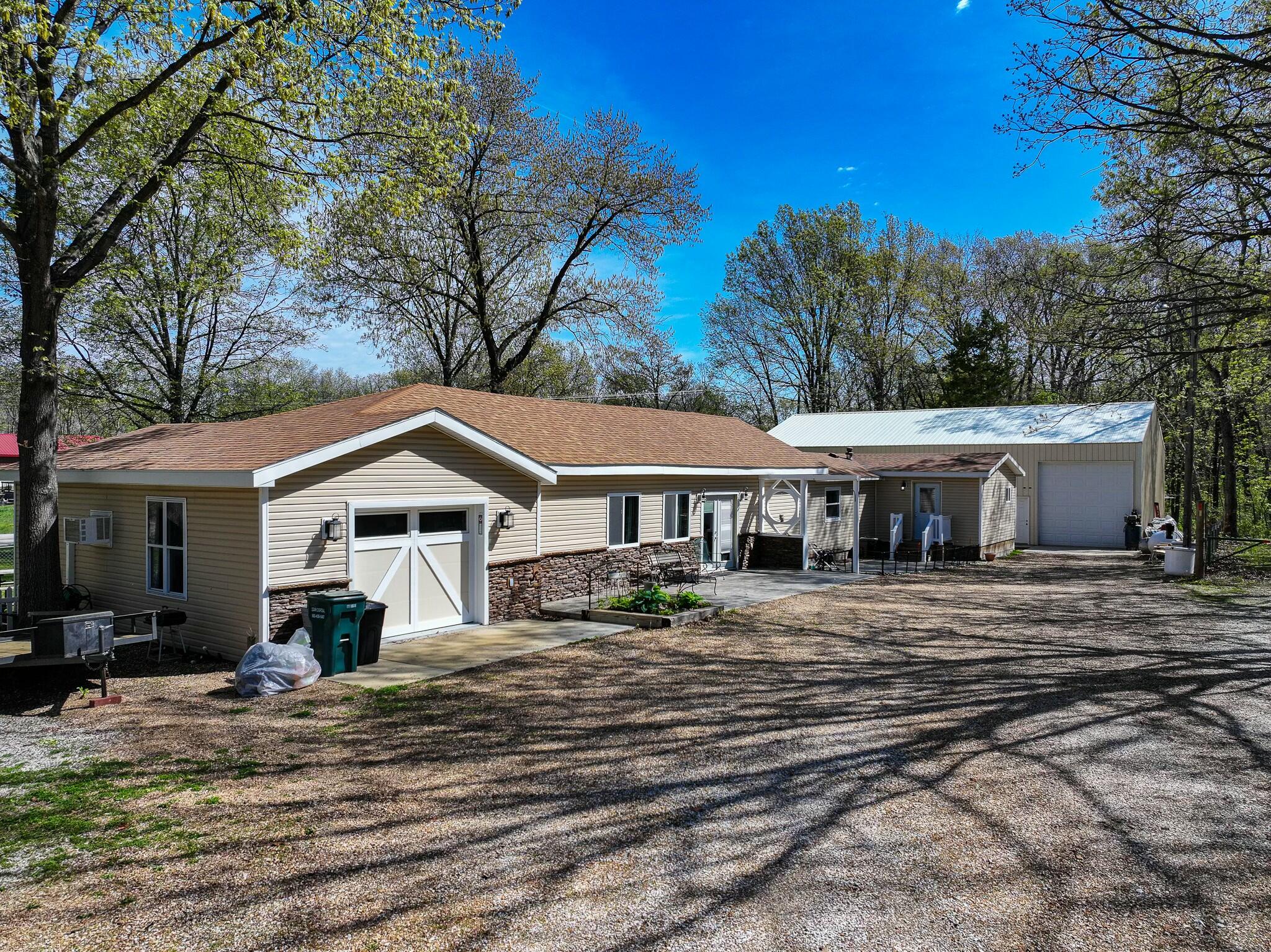 1297 Southeast 879 Pvt Rd Property Photo