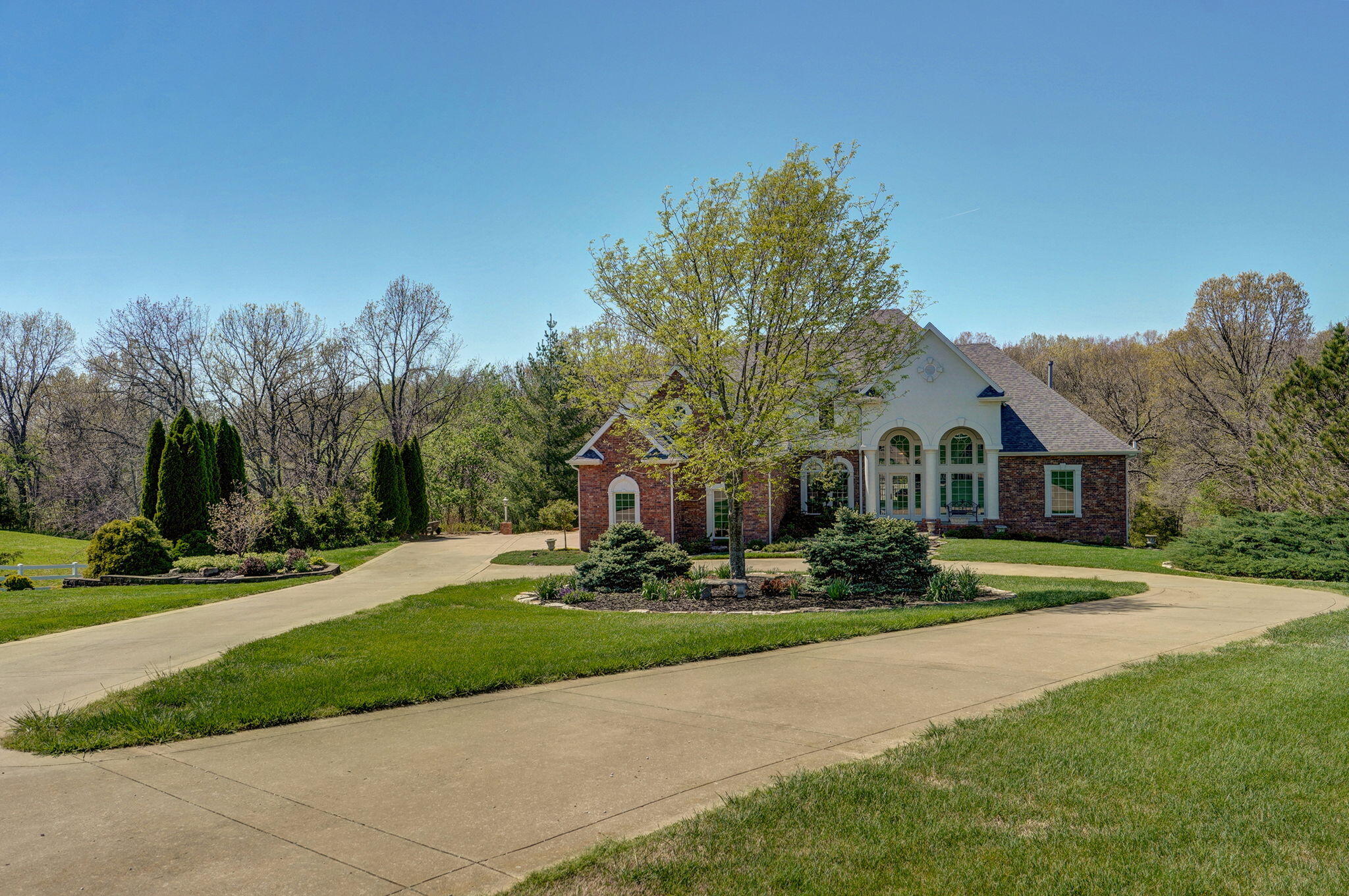 341 West Castlegate Drive Property Photo 10