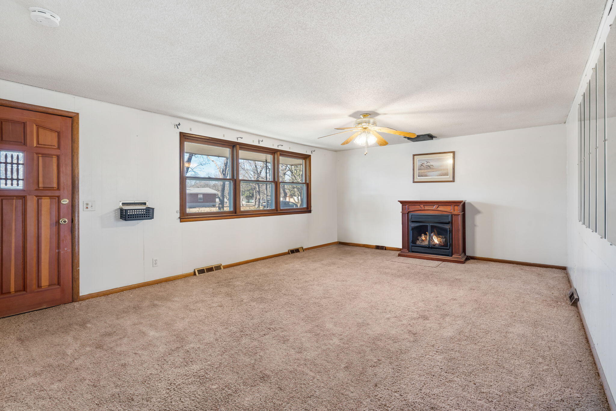 513 Grand Avenue Property Photo 3