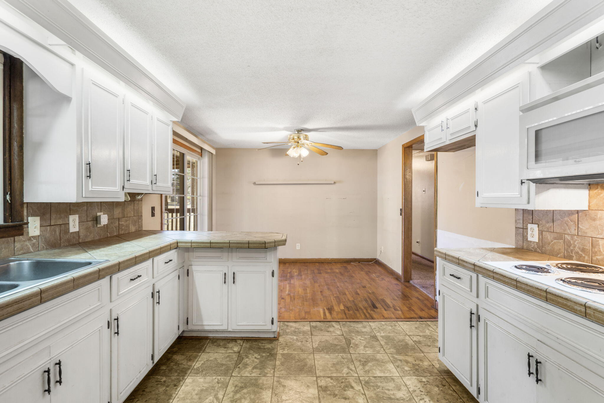 513 Grand Avenue Property Photo 8