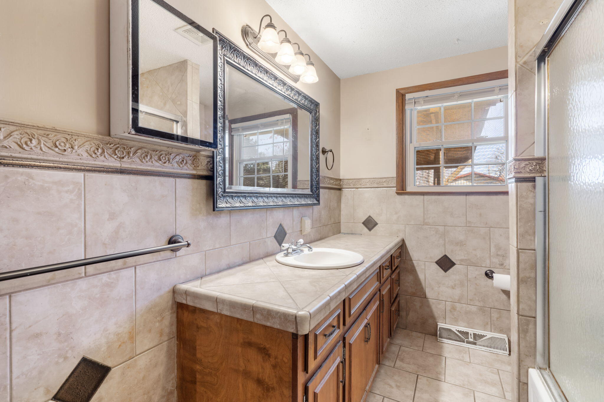 513 Grand Avenue Property Photo 10