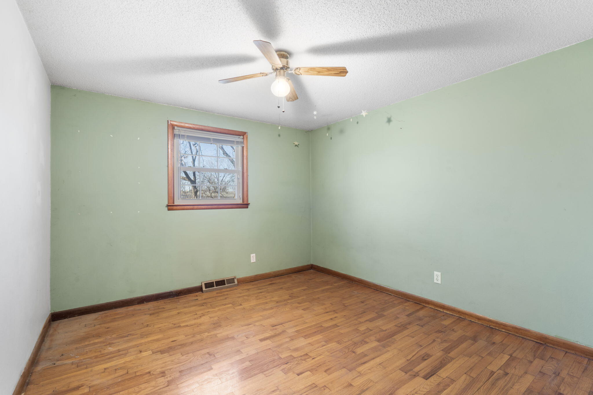 513 Grand Avenue Property Photo 12