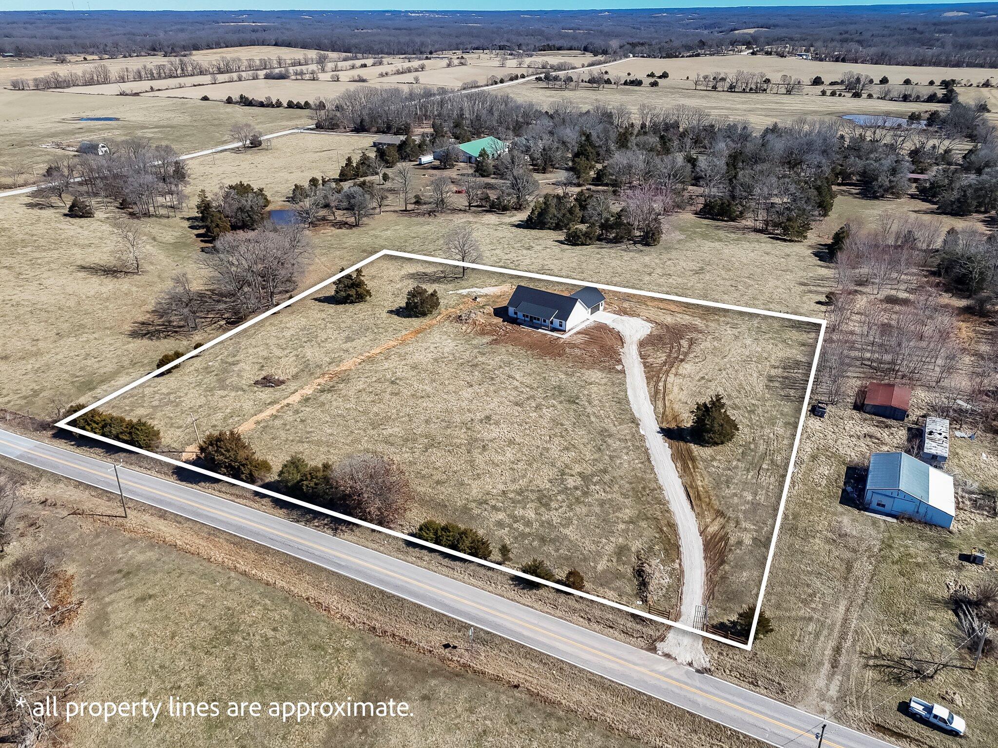 10560 State Hwy U Property Photo 2