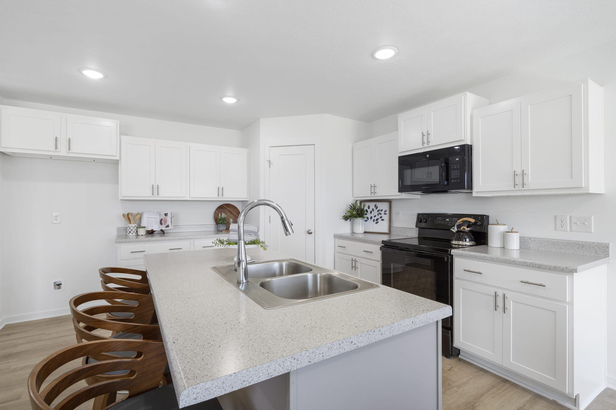5182 West Sunstruck Street Property Photo 5