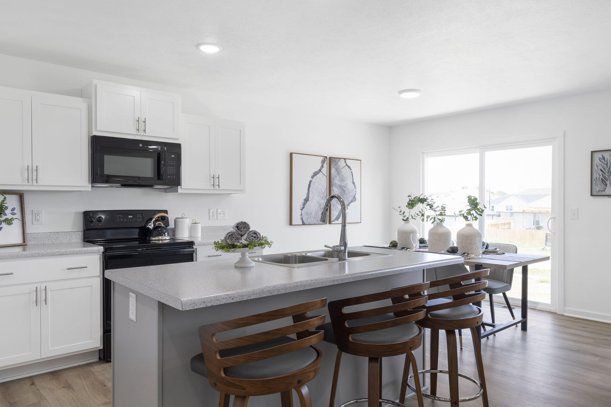 5182 West Sunstruck Street Property Photo 6