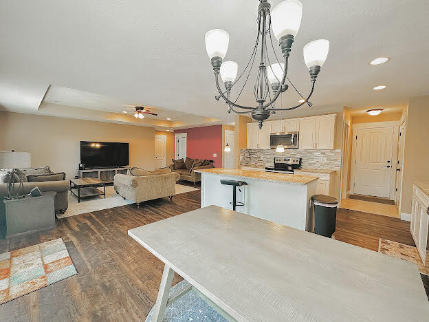 2116 West Mcclernon Street Property Photo 10