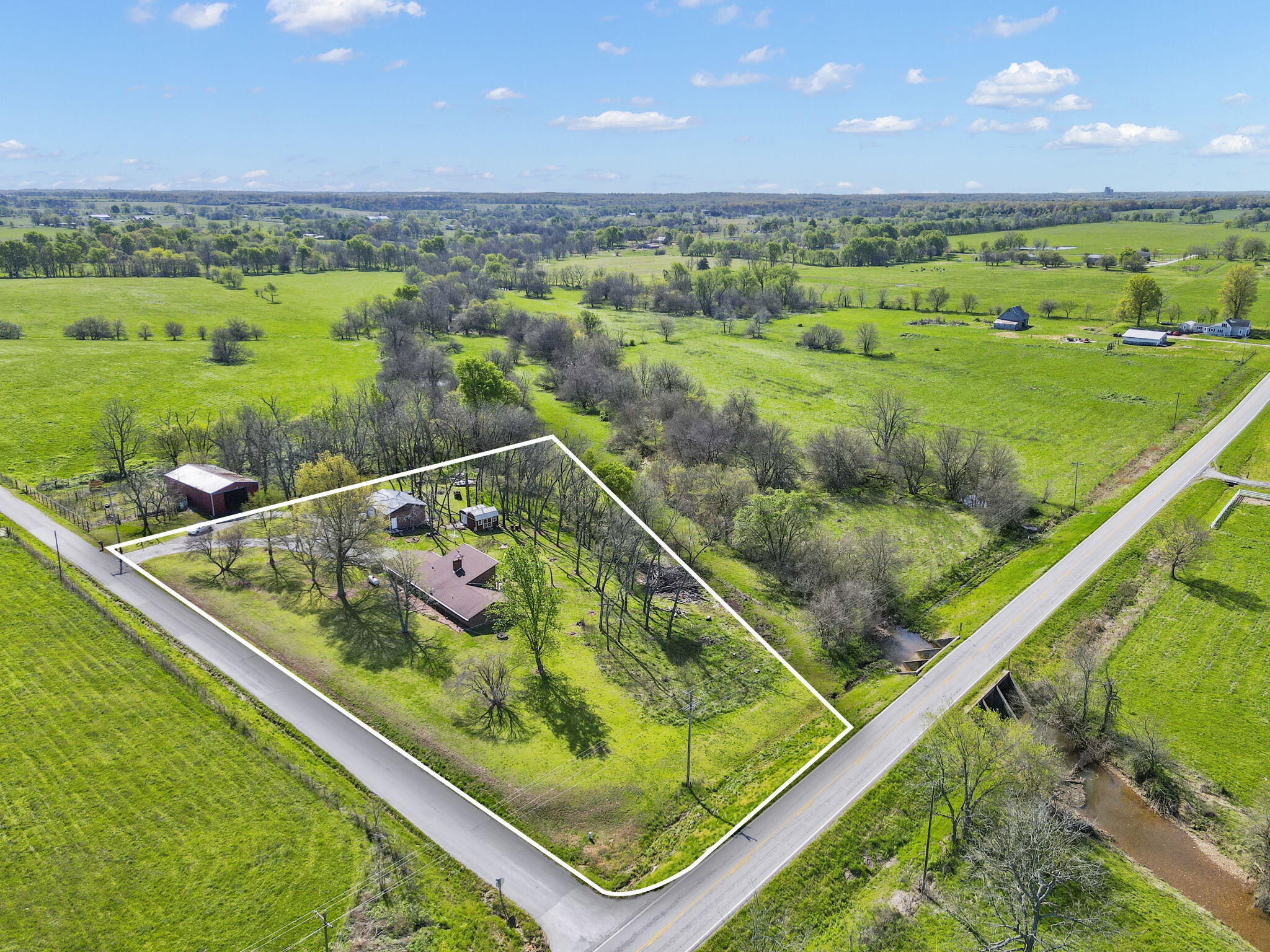19077 Lawrence 2170 Property Photo 2