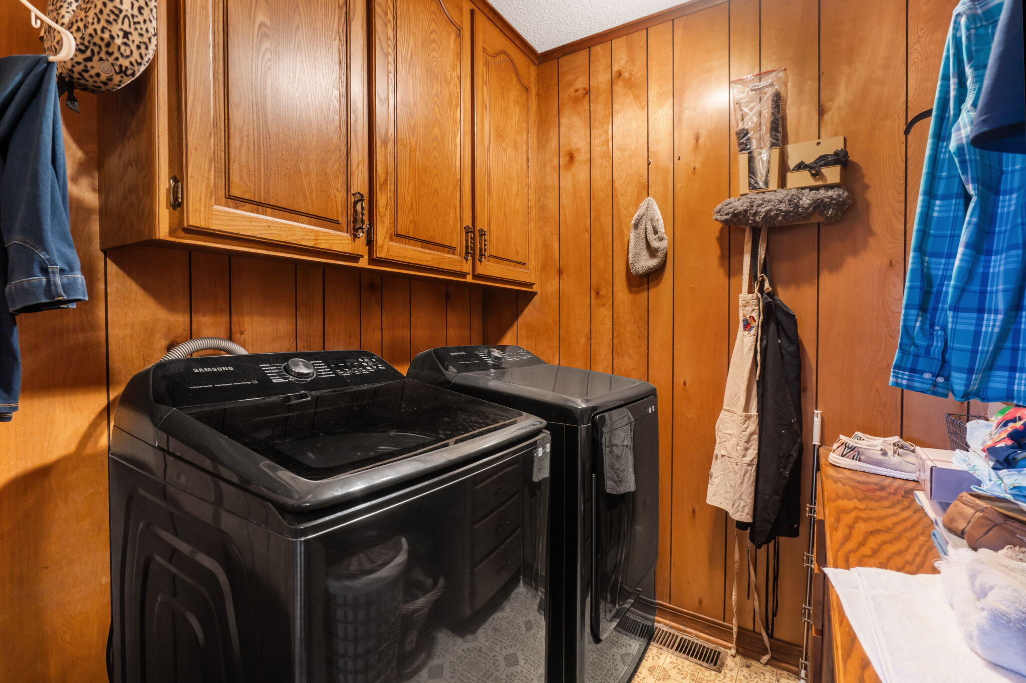 19077 Lawrence 2170 Property Photo 14