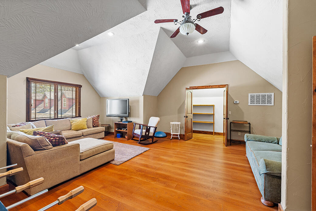 4873 South Farm Road 199 Property Photo 57