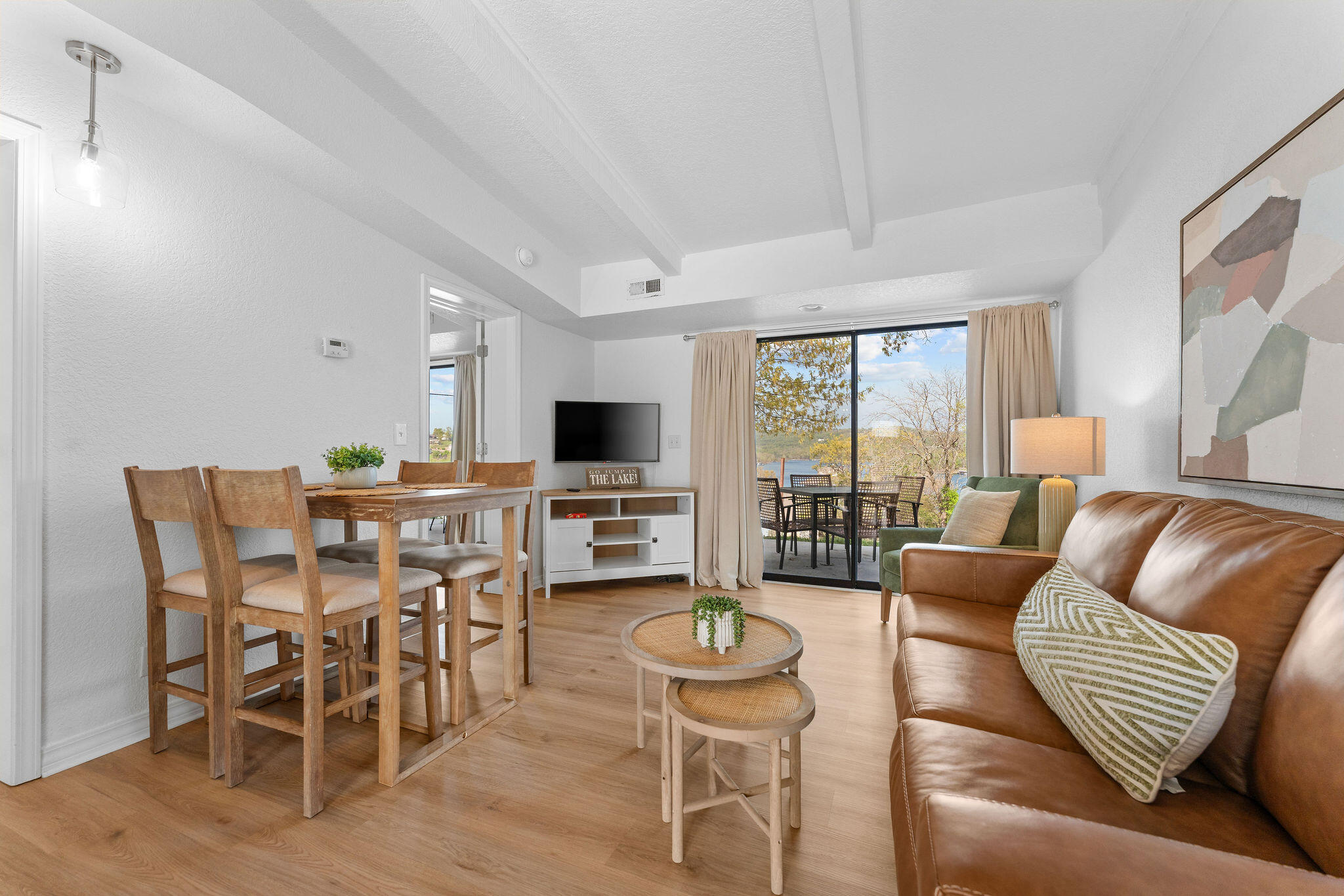 100 Getaway Circle Property Photo 4