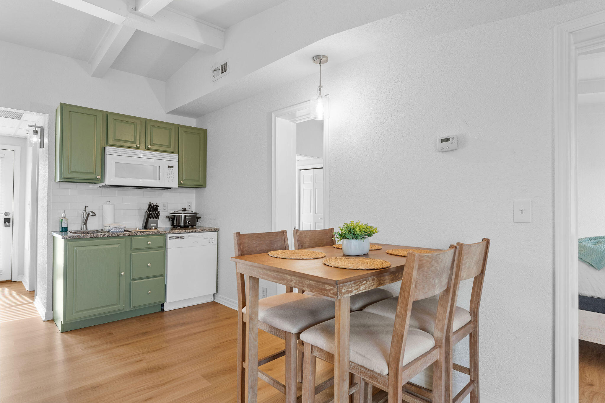 100 Getaway Circle Property Photo 8
