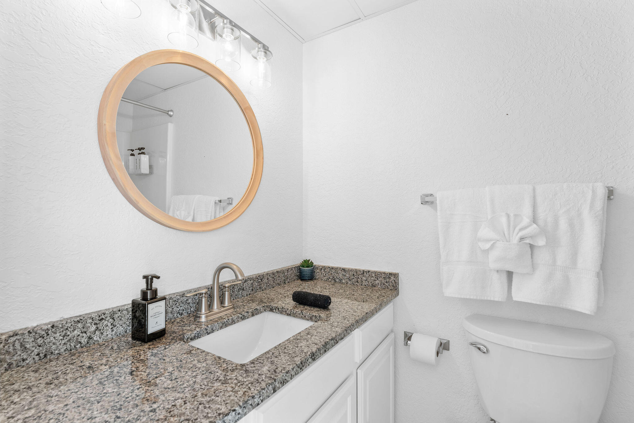 100 Getaway Circle Property Photo 17