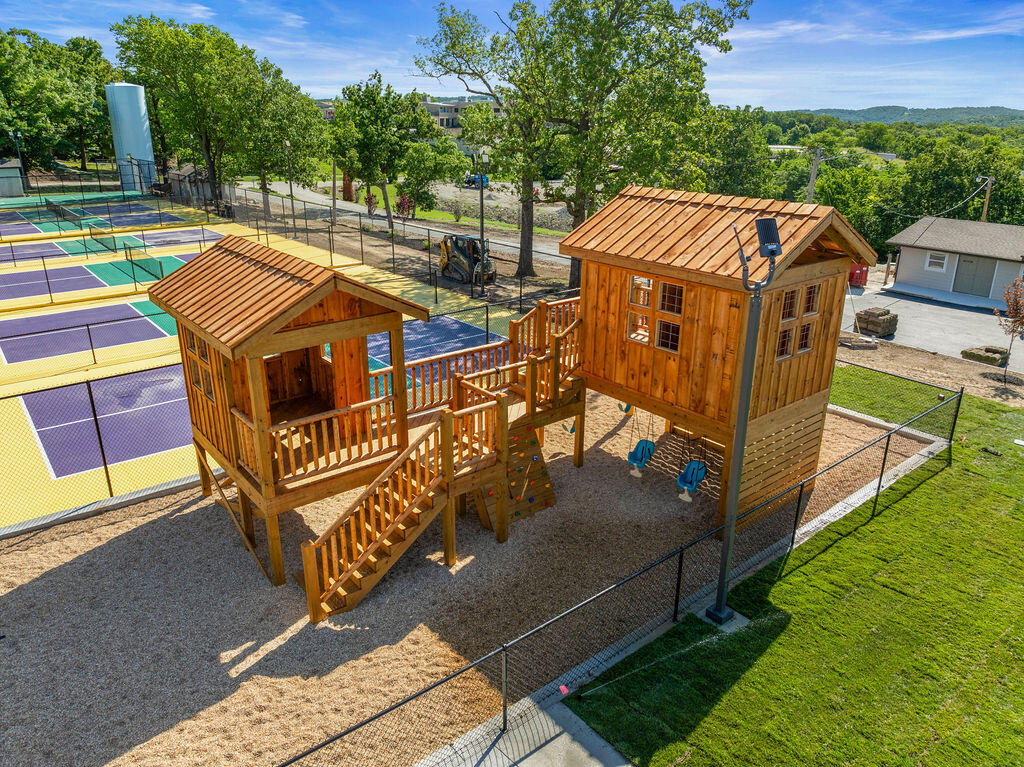 100 Getaway Circle Property Photo 36