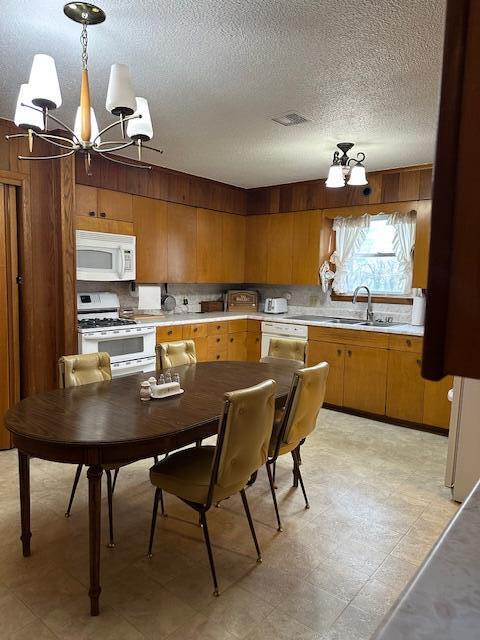 975 West 60th Street Property Photo 17
