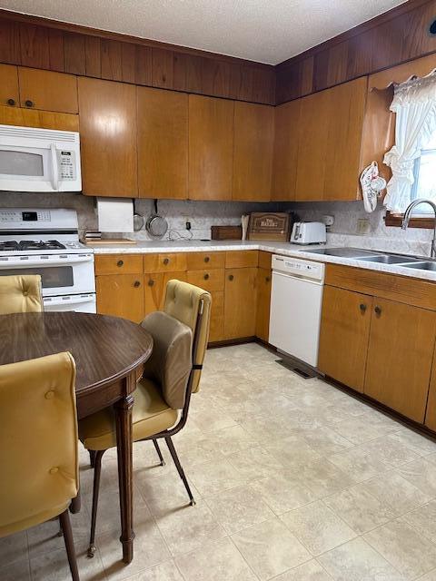 975 West 60th Street Property Photo 21