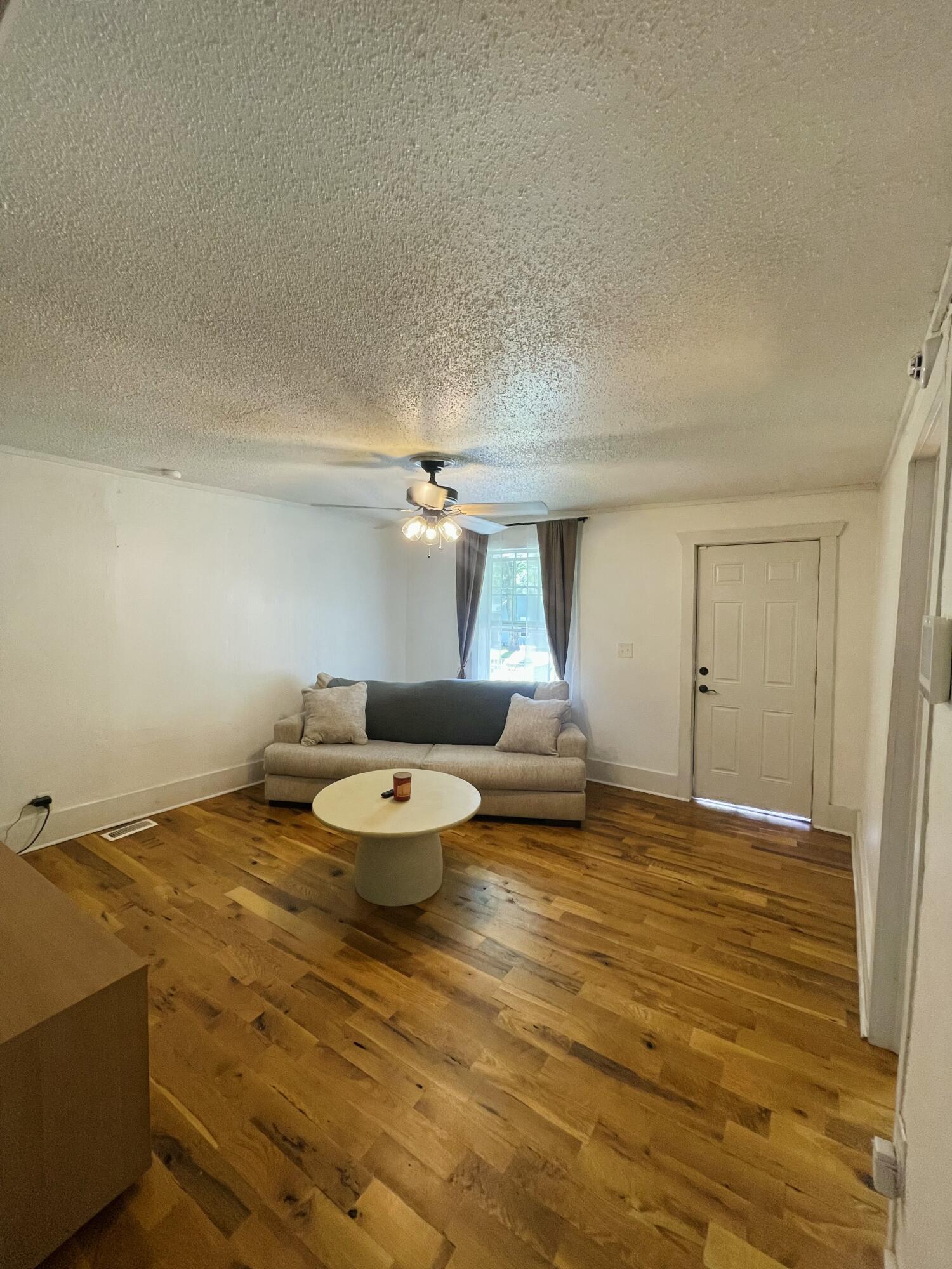 2038 North Weller Avenue Property Photo 6