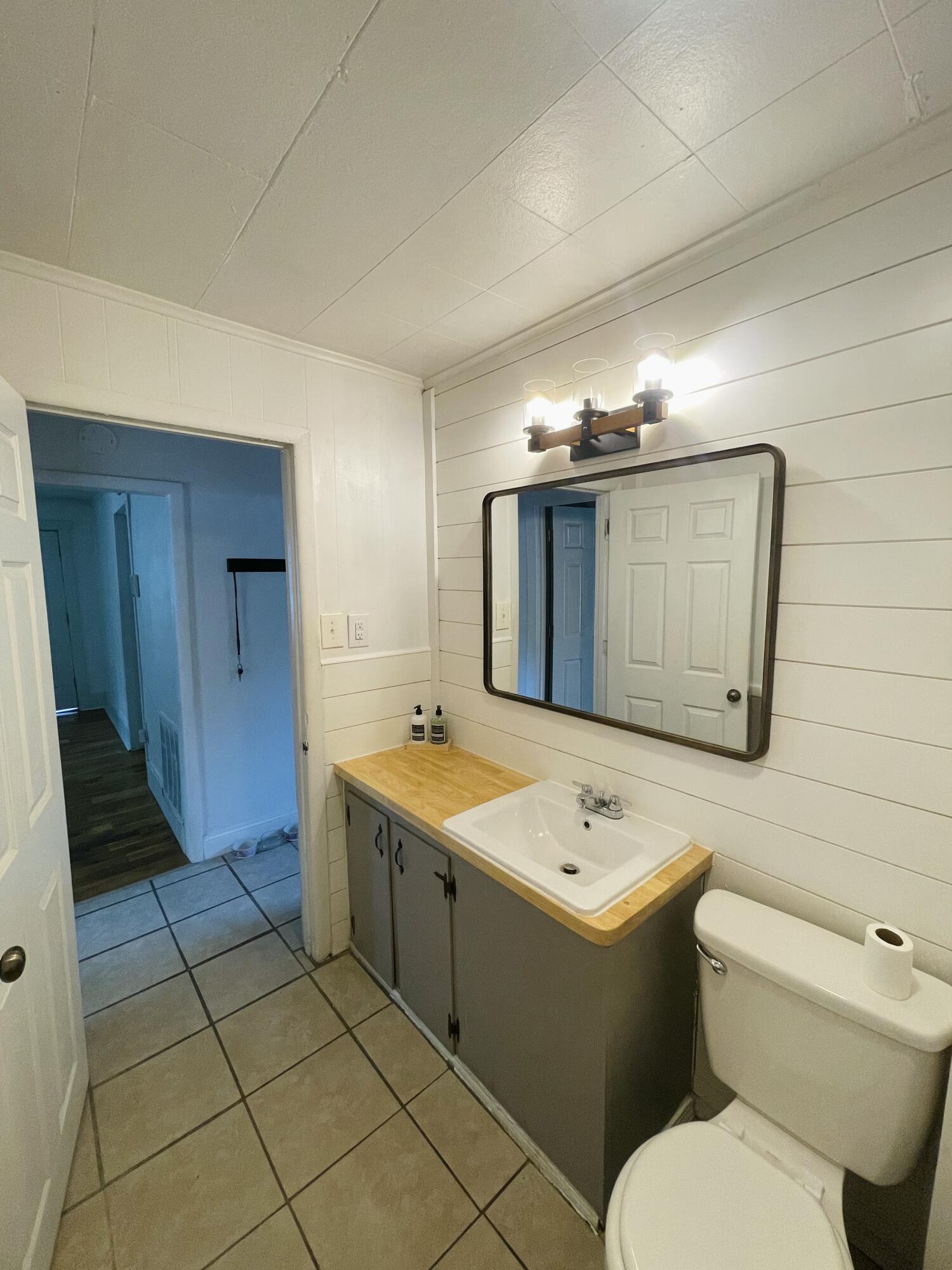 2038 North Weller Avenue Property Photo 10
