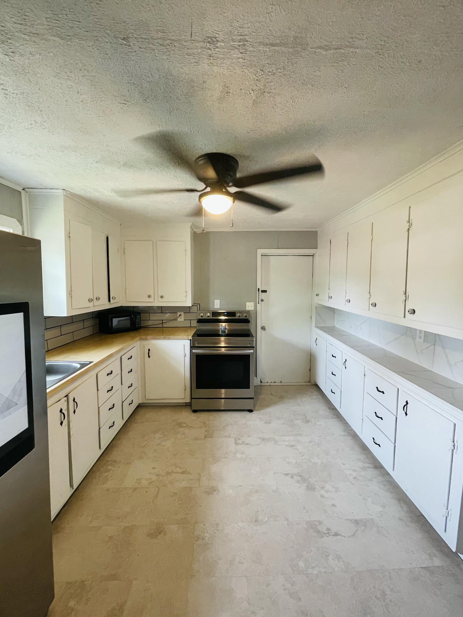 2038 North Weller Avenue Property Photo 13