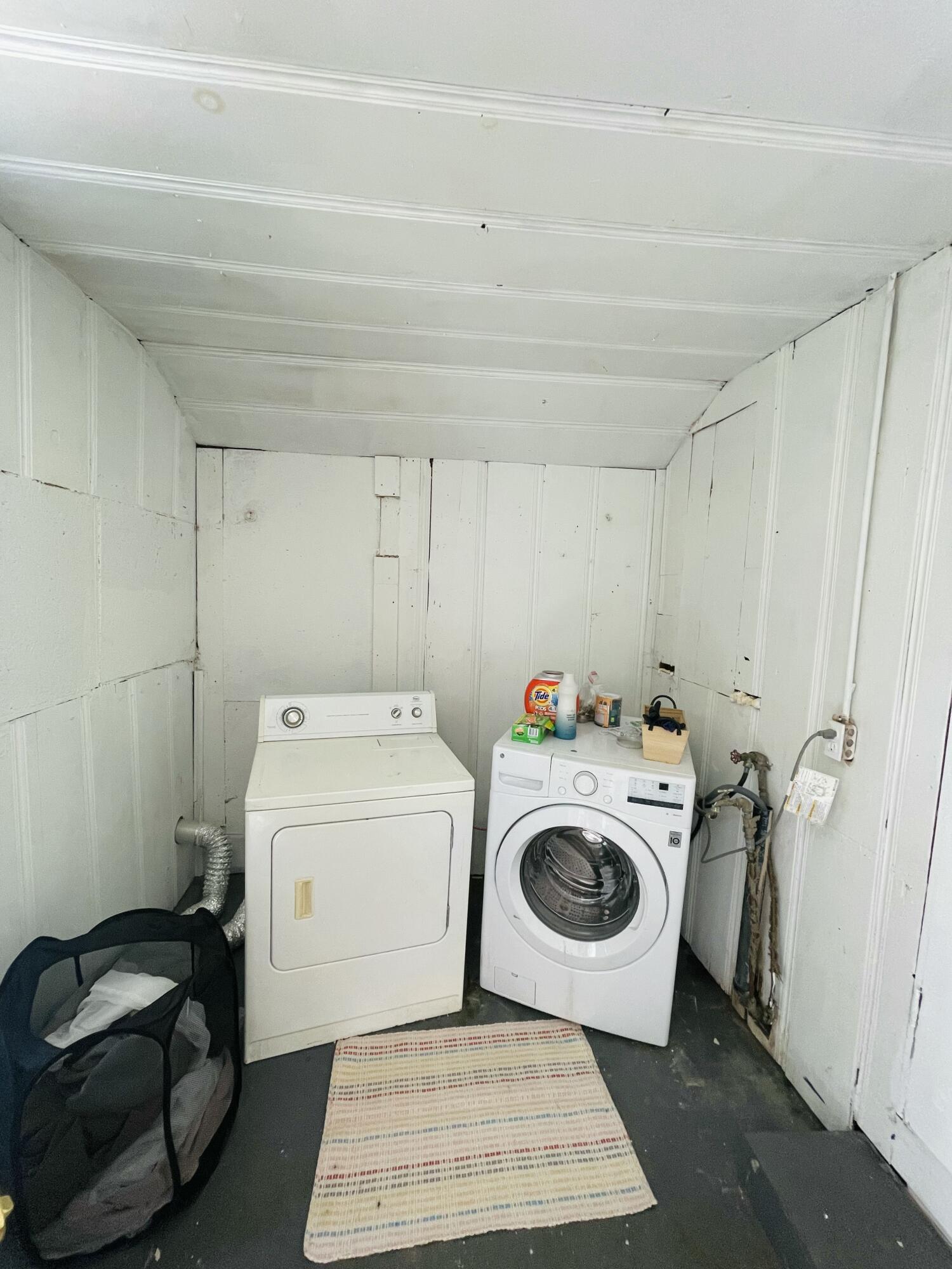 2038 North Weller Avenue Property Photo 18