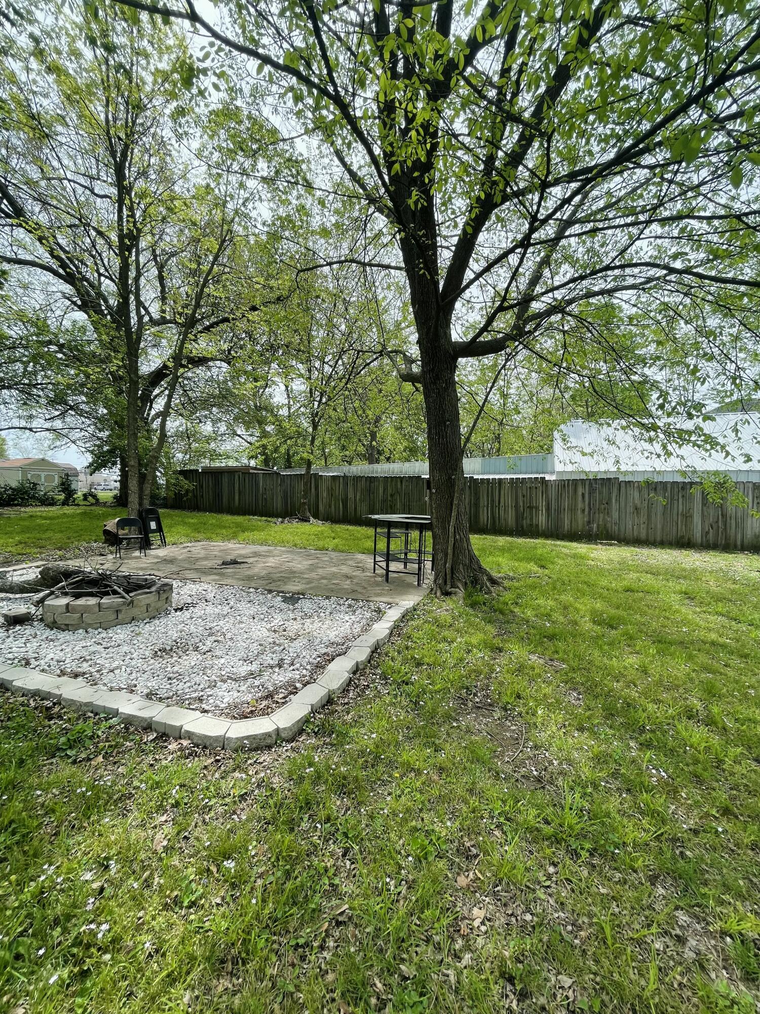 2038 North Weller Avenue Property Photo 24