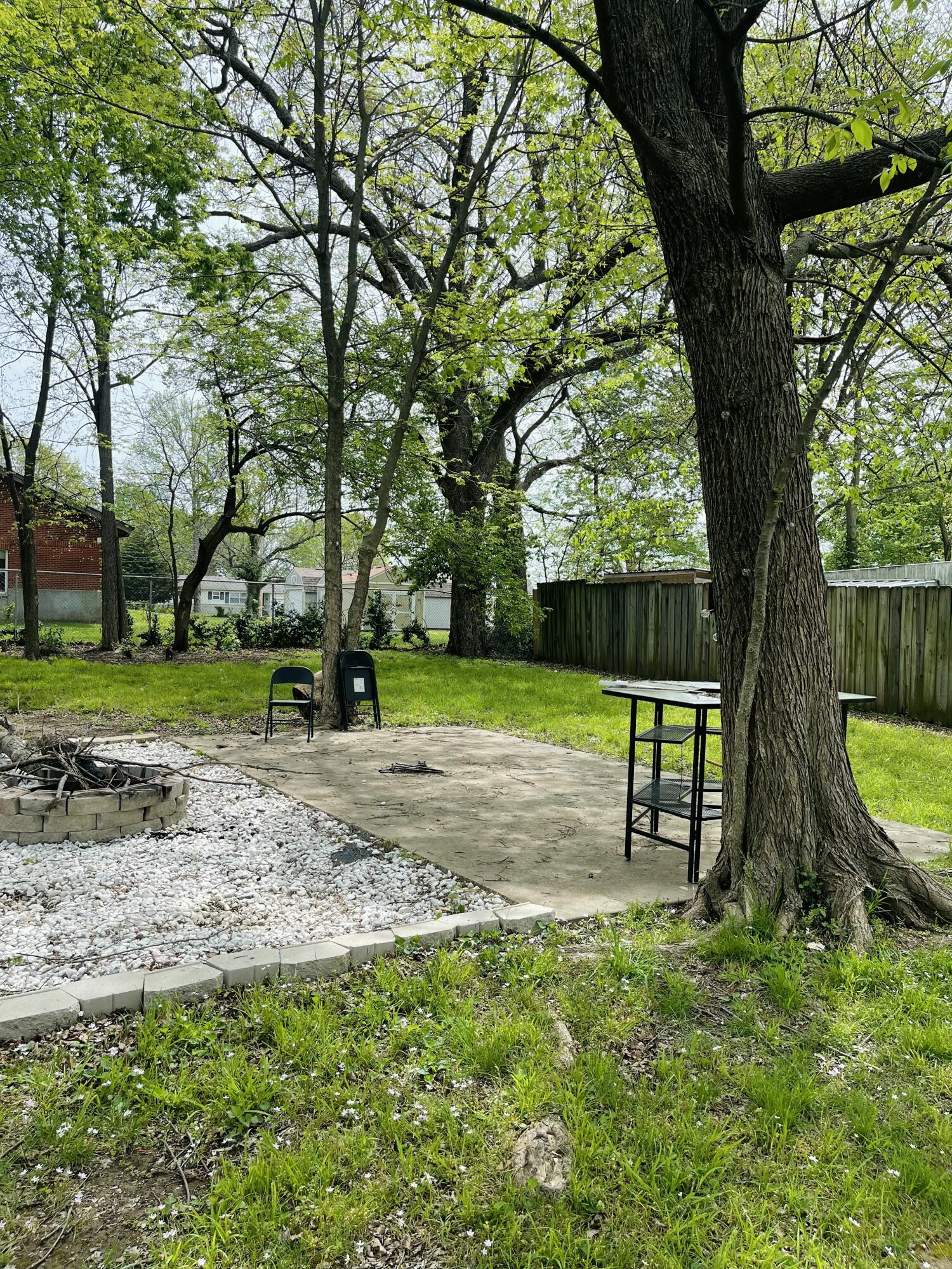 2038 North Weller Avenue Property Photo 25