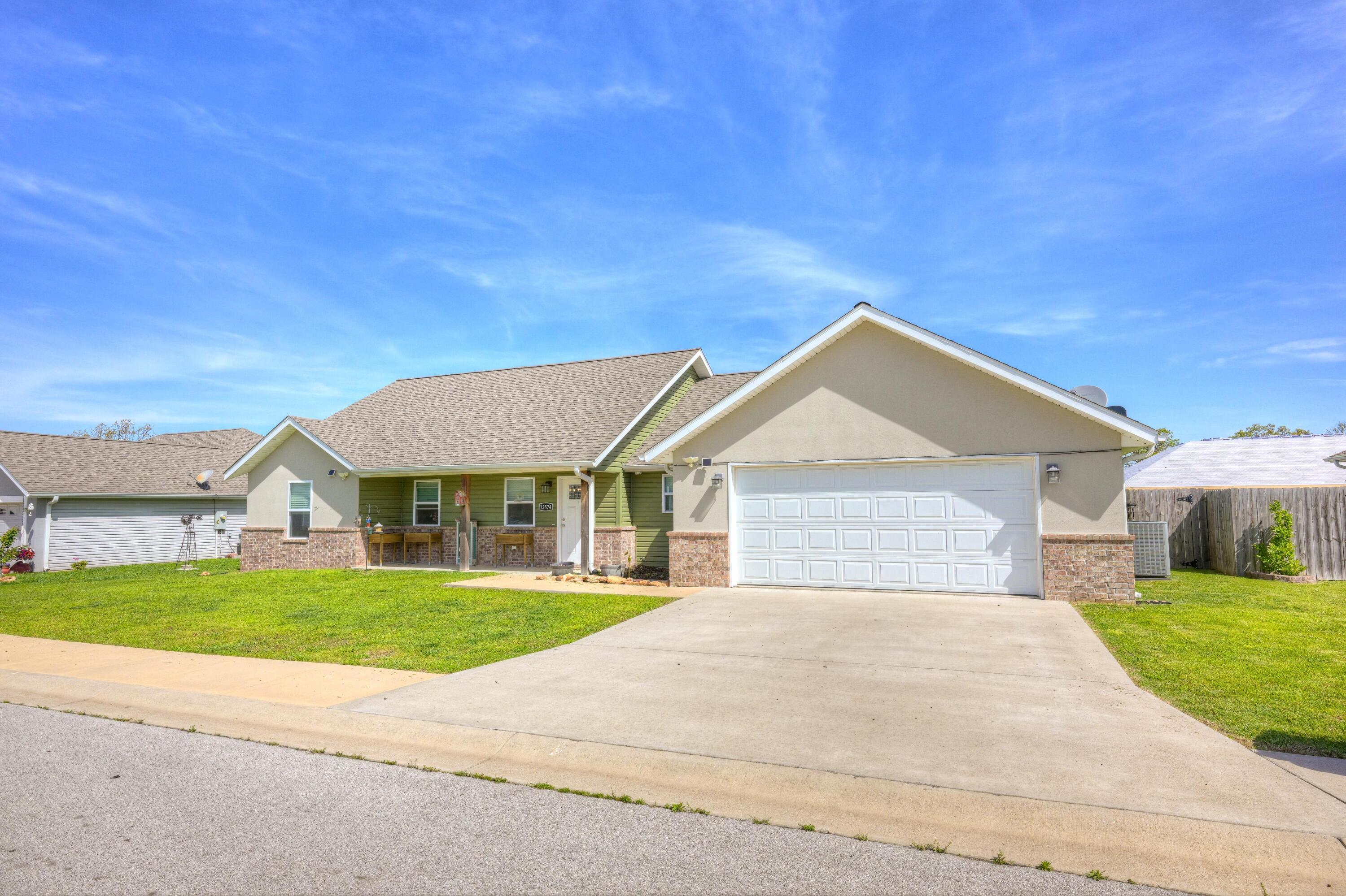 13574 Paisley Road Property Photo 2
