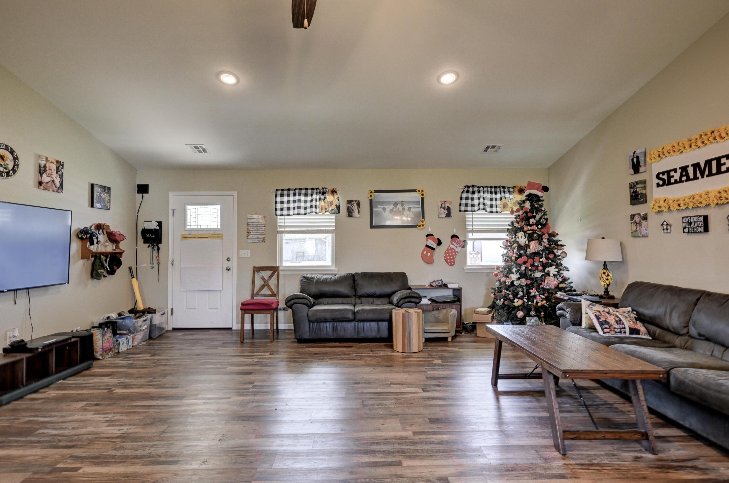13574 Paisley Road Property Photo 4