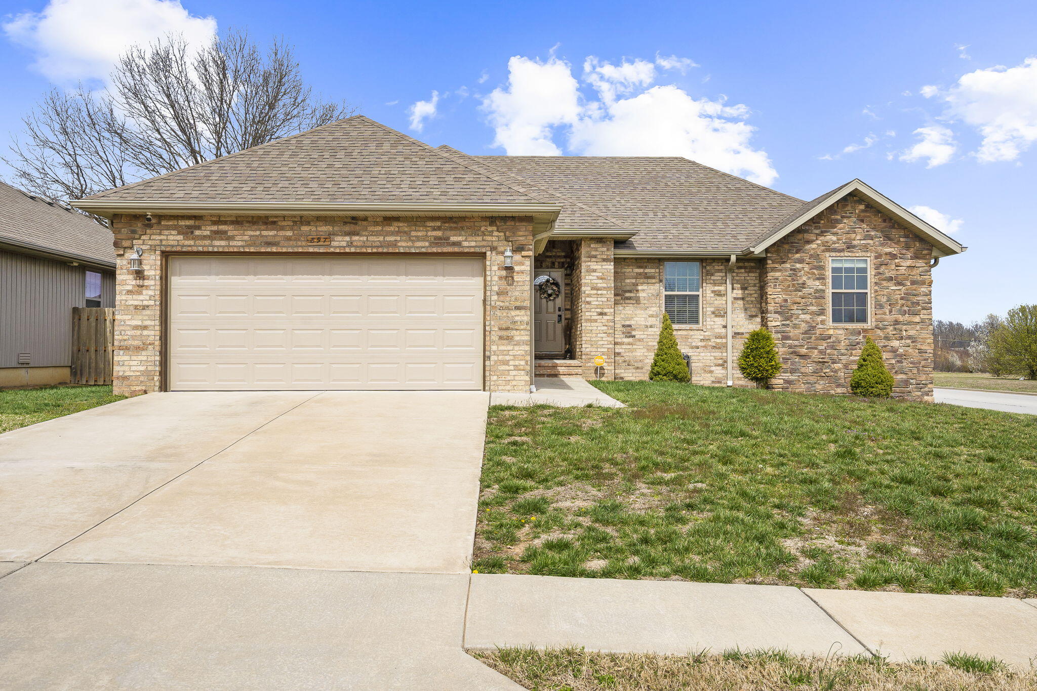 897 East Striper Drive Property Photo