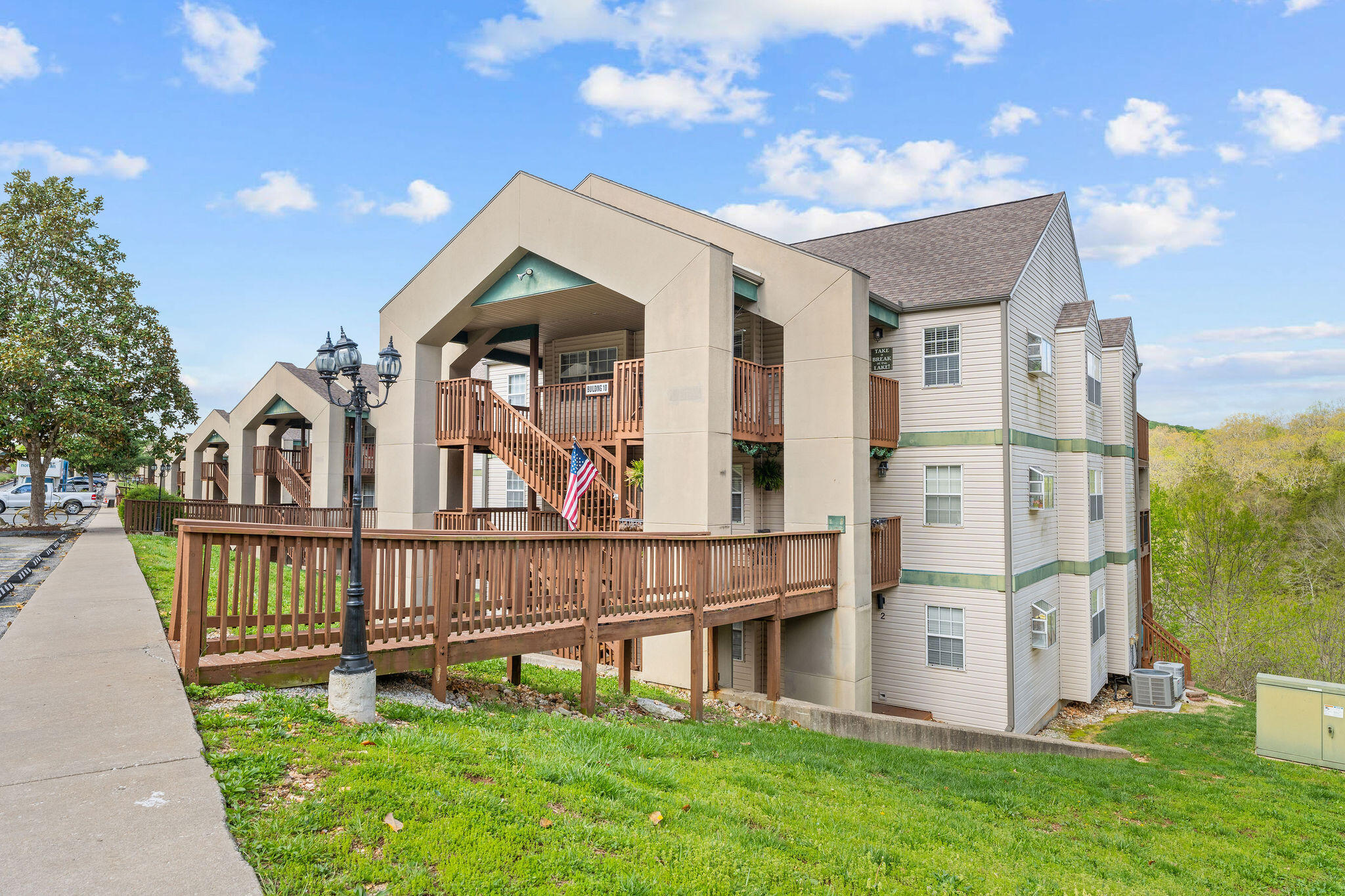 10 Woodpecker Lane Property Photo 1