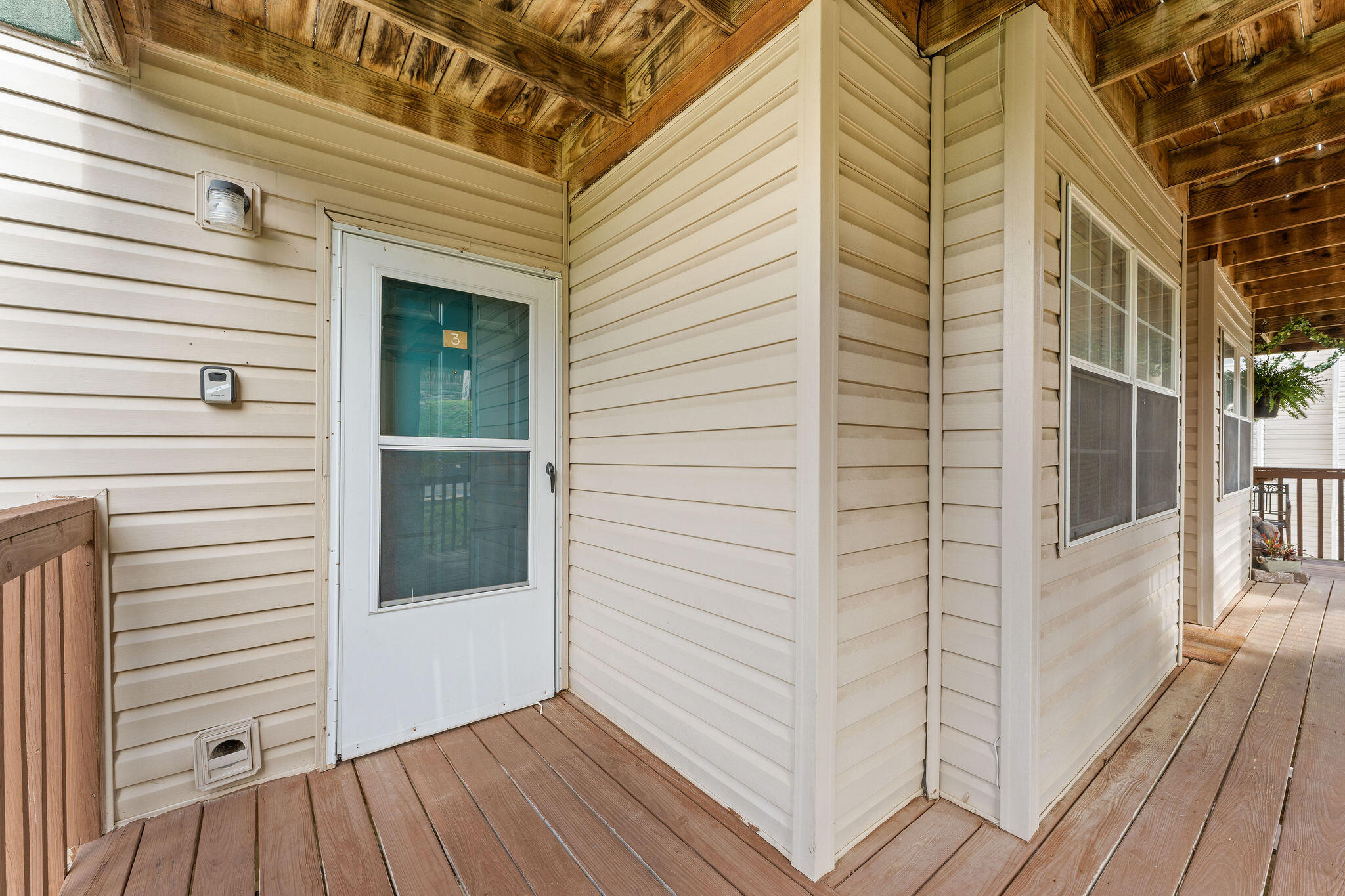 10 Woodpecker Lane Property Photo 2