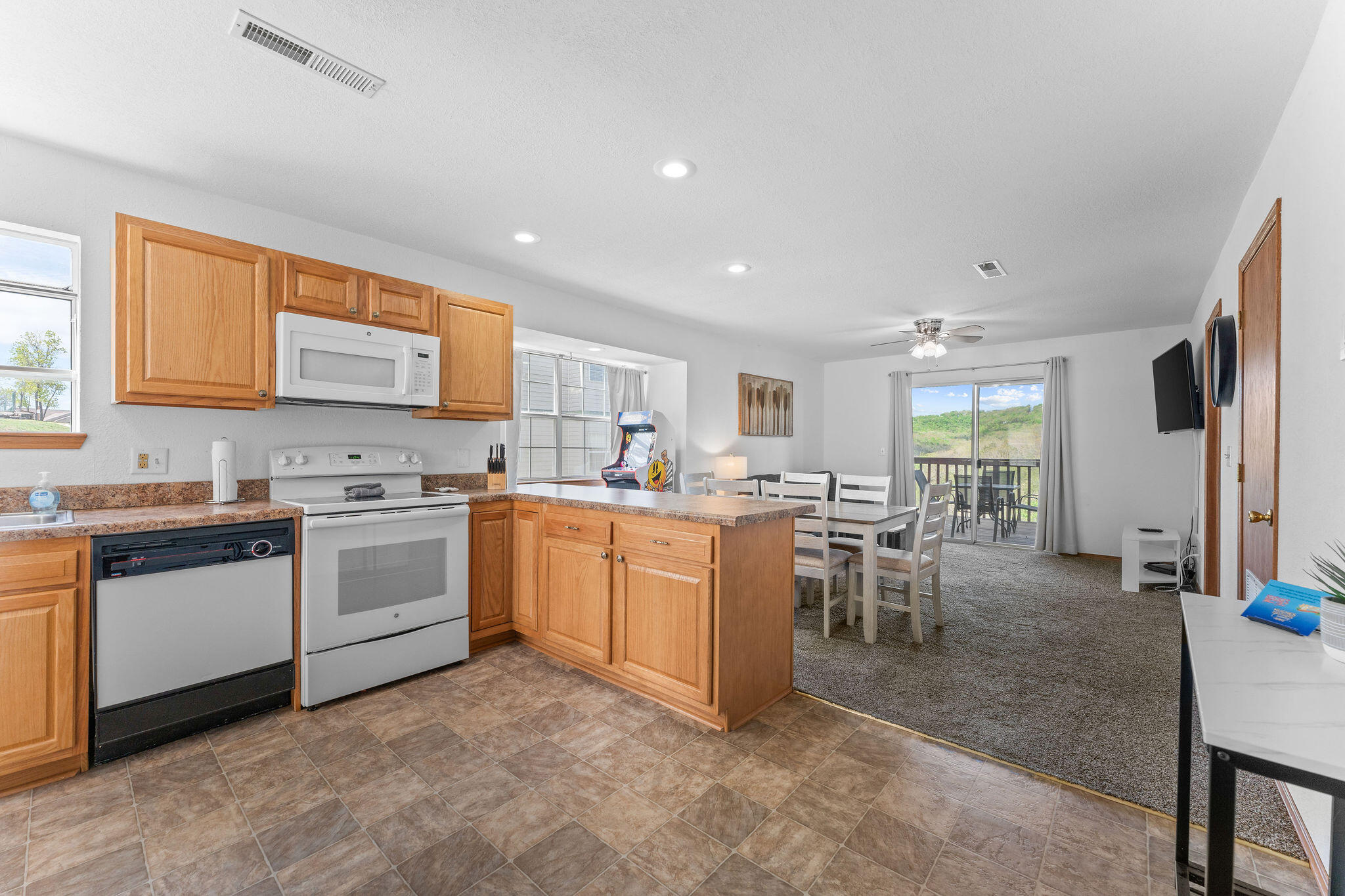 10 Woodpecker Lane Property Photo 3
