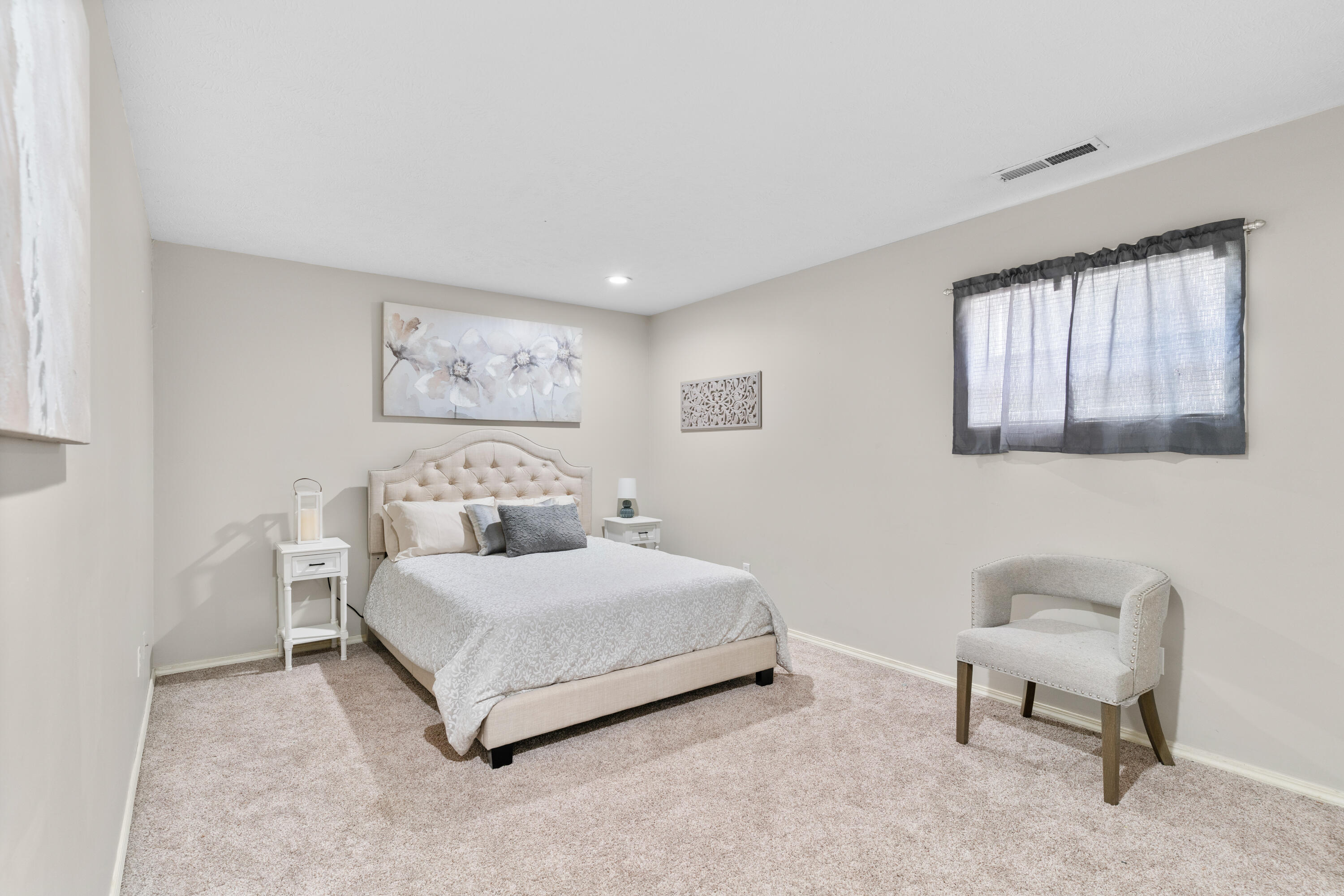 840 East Gaslight Drive Property Photo 38