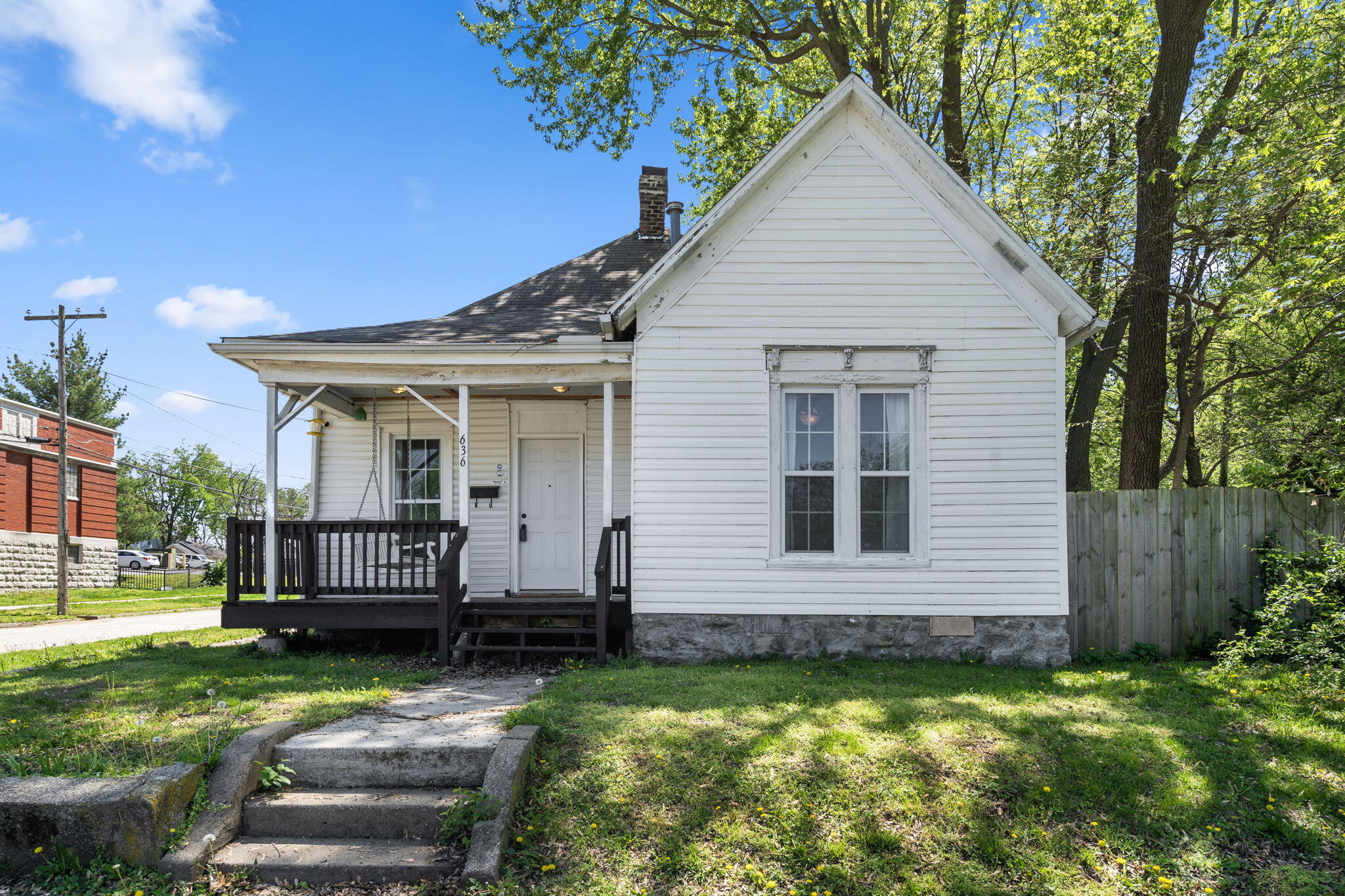 636 West Scott Street Property Photo
